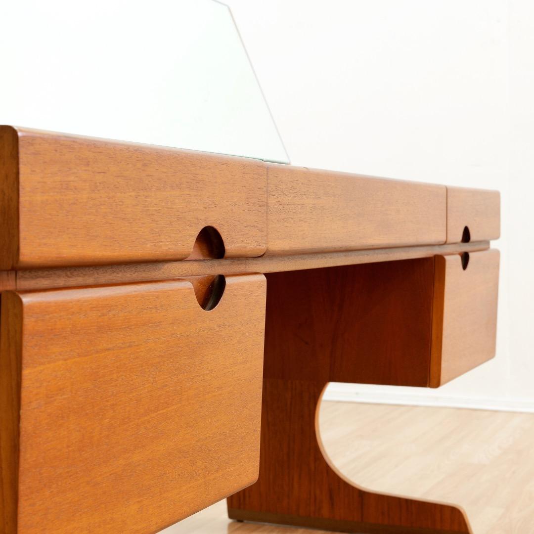 Mid Century Teak Vanity & Stool by Meredew en vente 6
