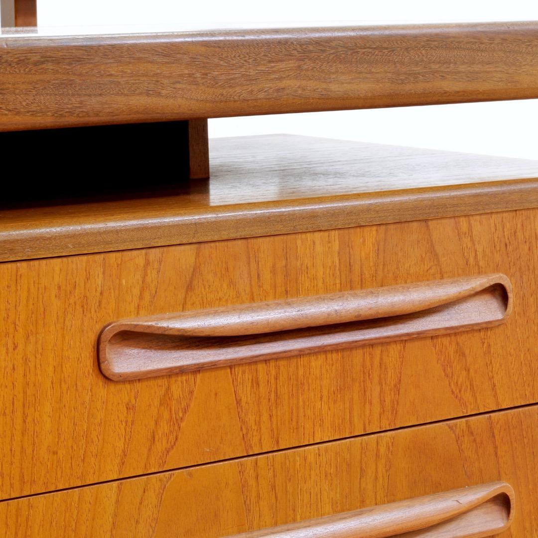 Verre Table de toilette en teck du milieu du siècle par VB Wilkins pour G-Plan en vente