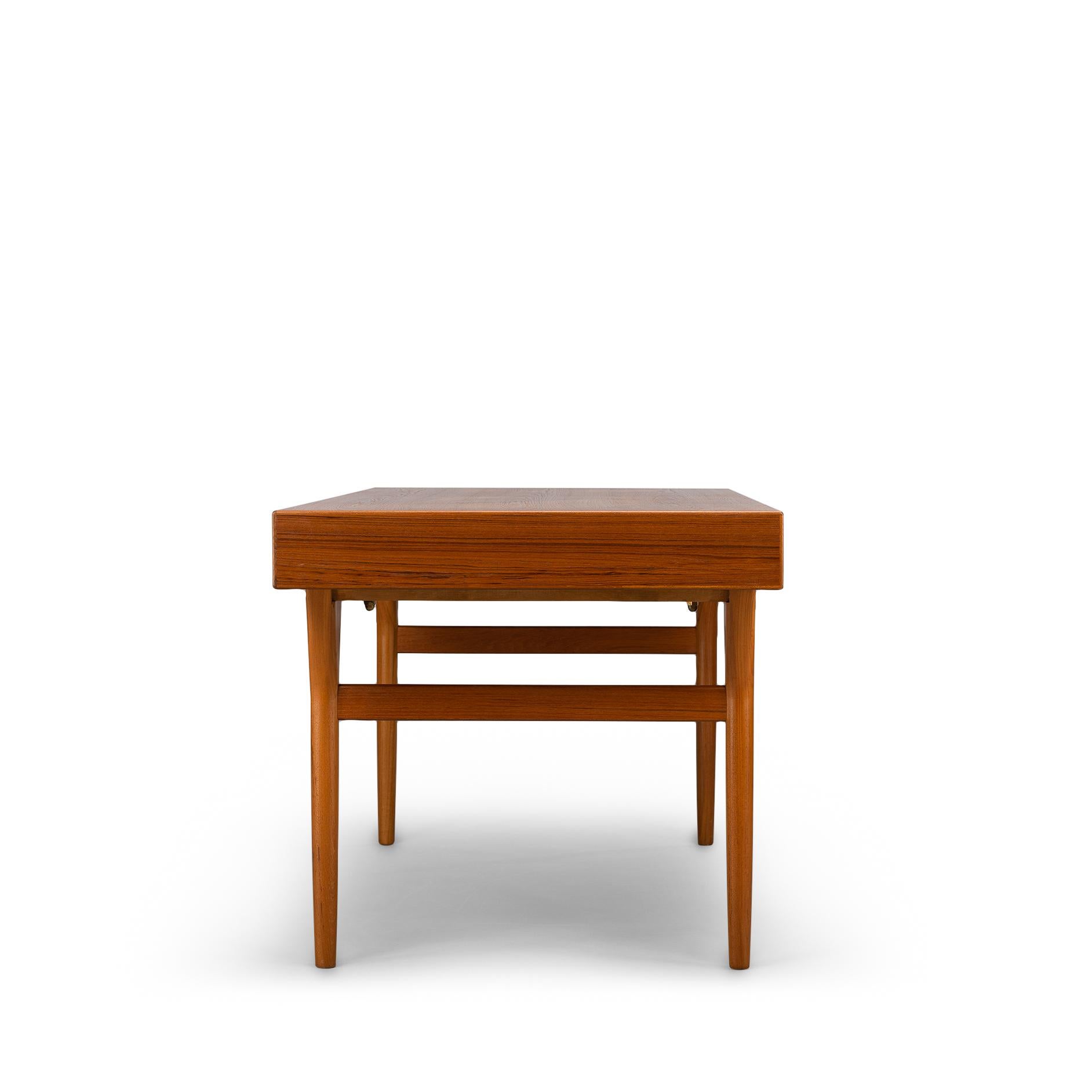 Mid-20th Century Mid-Century Teak Veneer Desk with 4 Drawers by Nanna Ditzel for Søren Willadsen