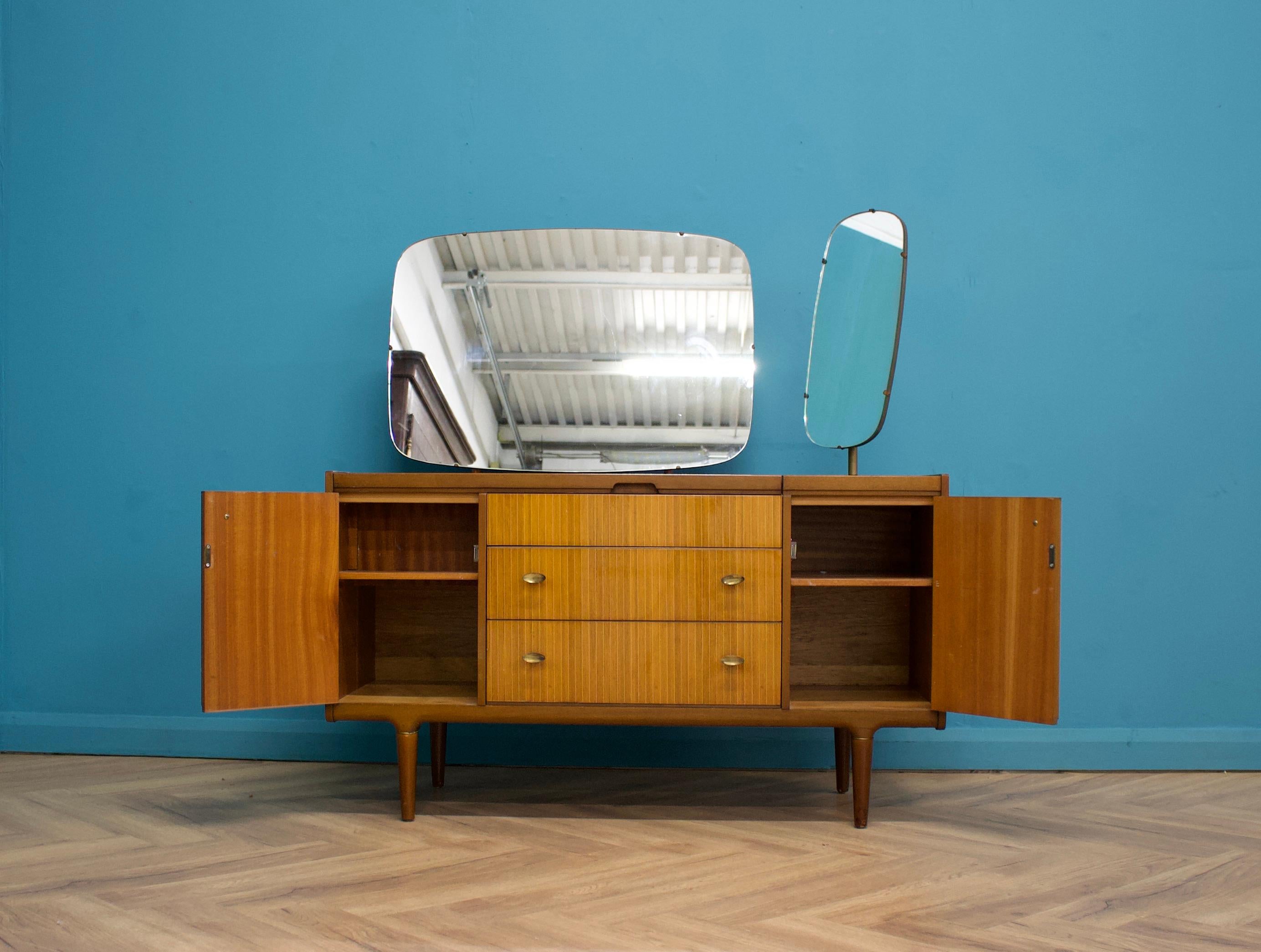 Mid-Century-Schminktisch aus Teakholz und Nussbaumholz von Wrighton, 1960er Jahre (20. Jahrhundert) im Angebot