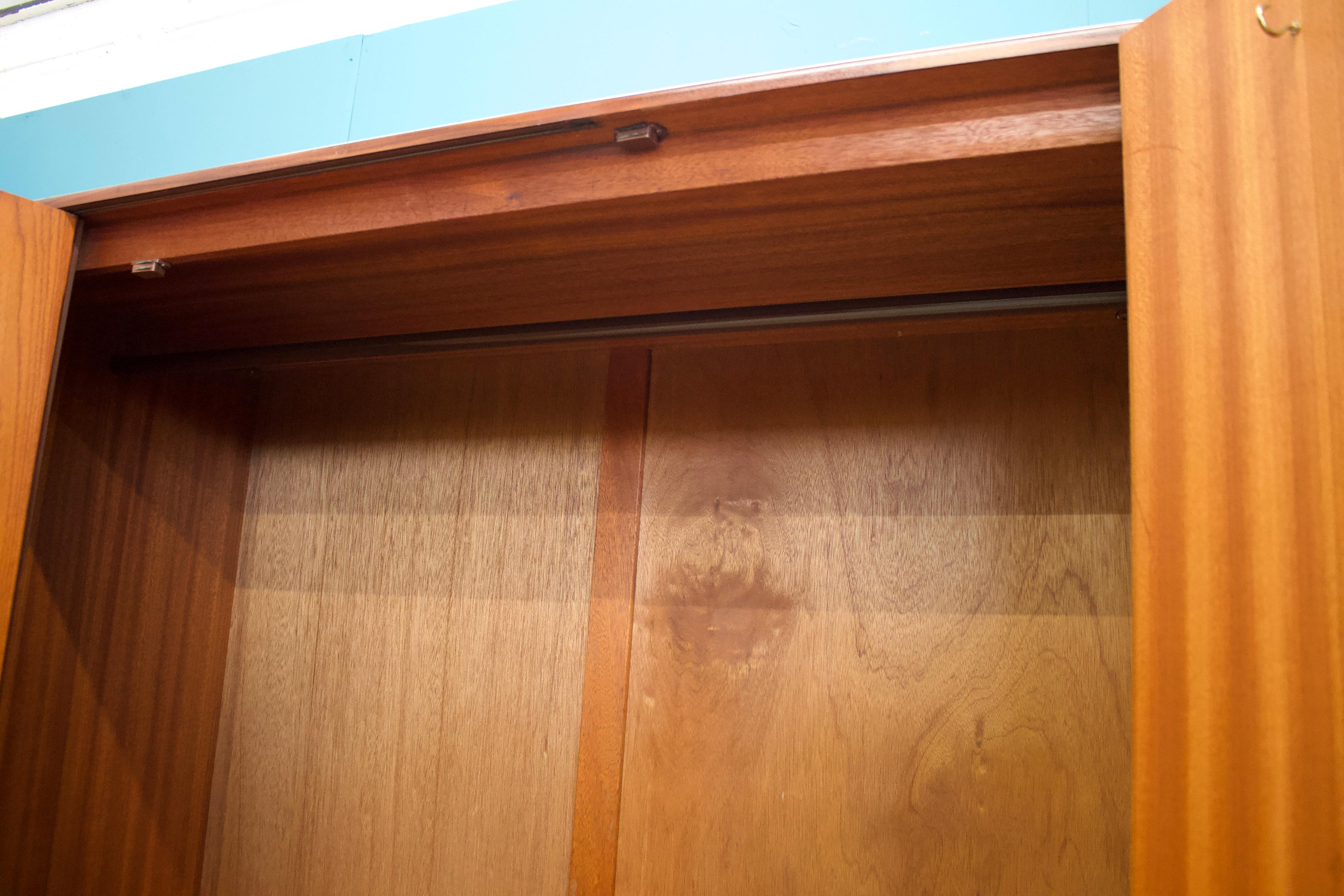 Mid Century Teakholz-Schrank von G-Plan, 1970er Jahre im Angebot 1