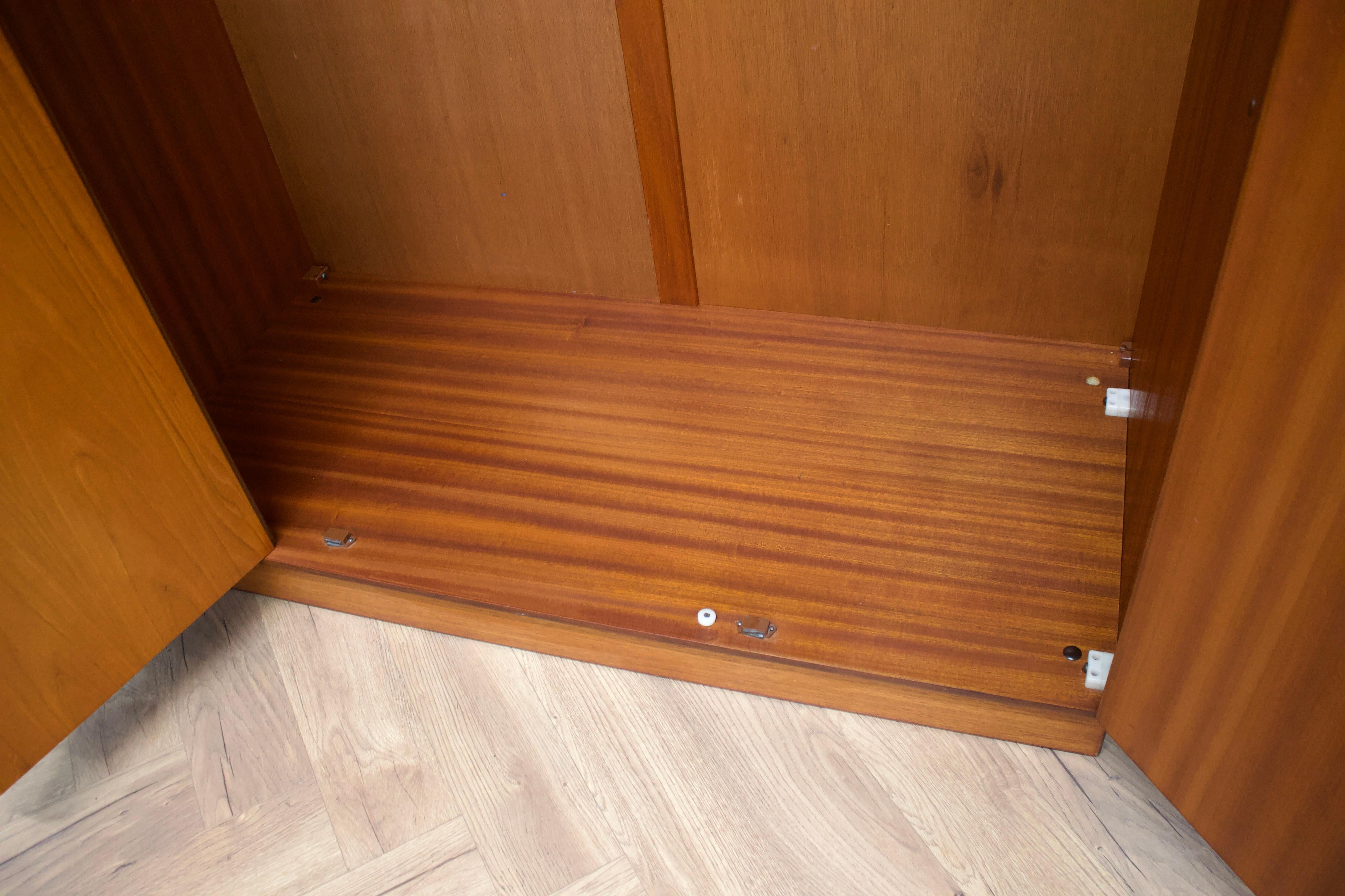 Mid Century Teakholz-Schrank von G-Plan, 1970er Jahre im Angebot 2