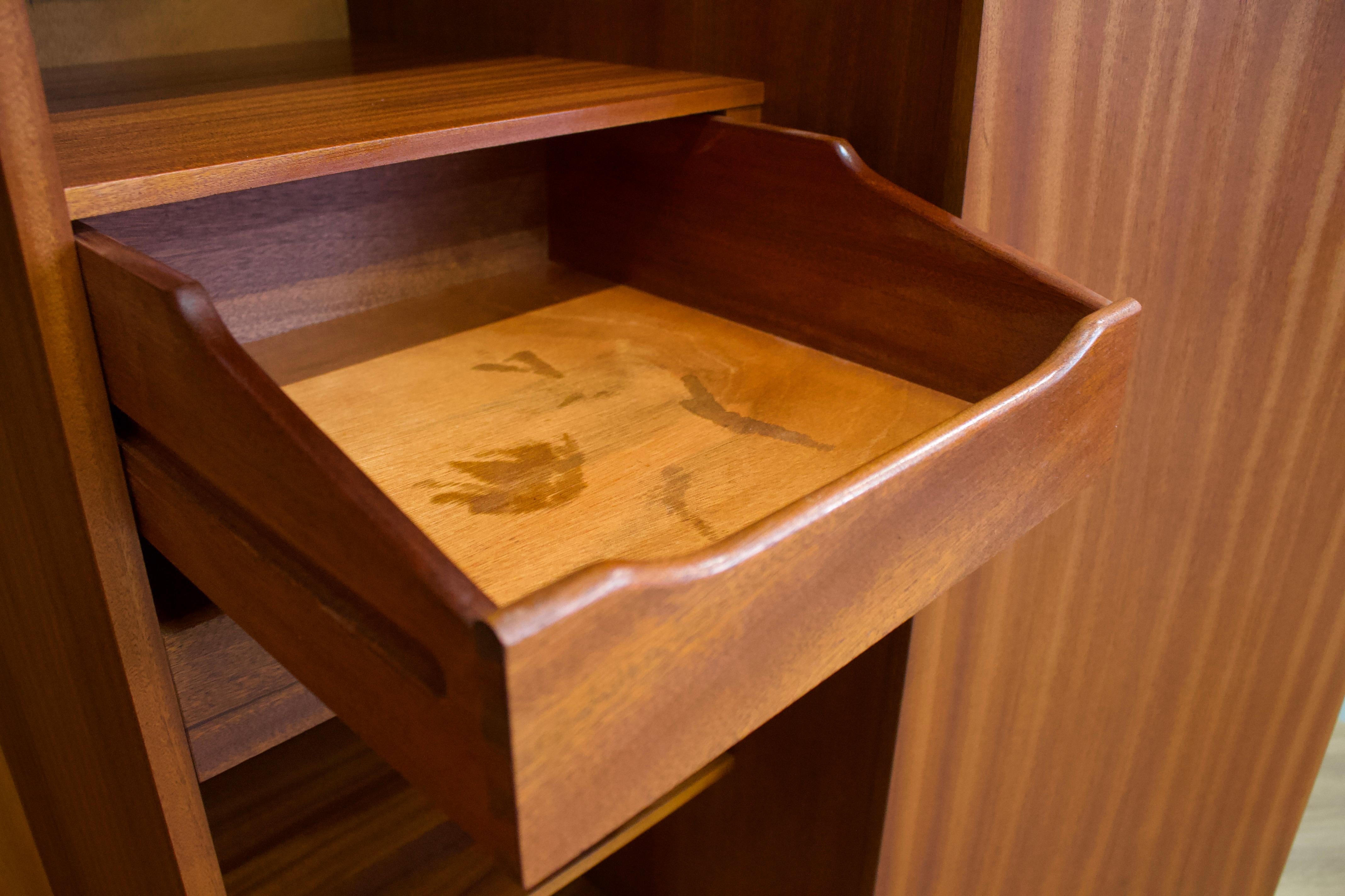 Armadio in teak di metà secolo di G-Plan, anni '70 in vendita 1