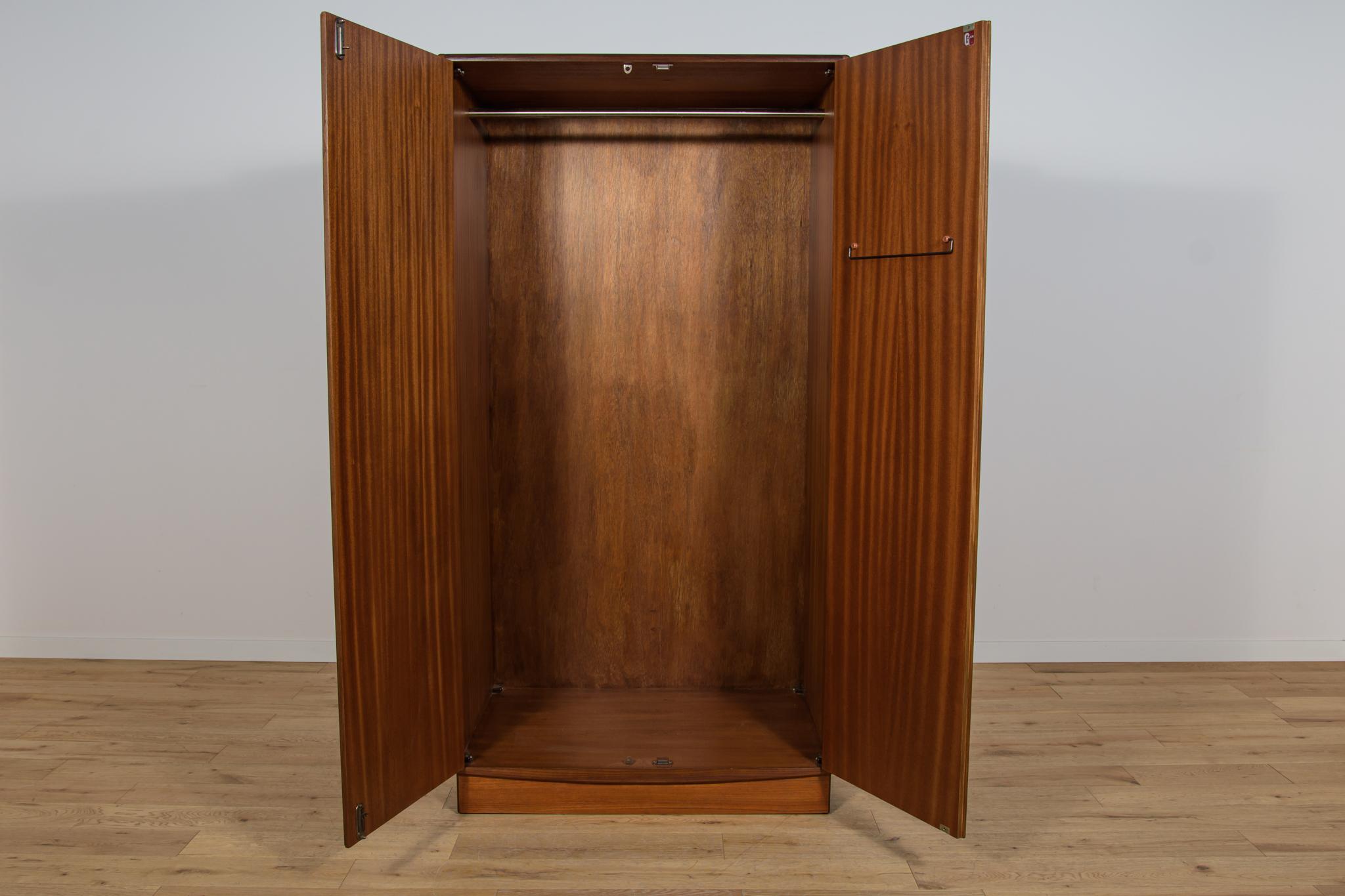 Metà XX secolo Armadio in teak di metà secolo di G-Plan, Regno Unito, anni '60 in vendita