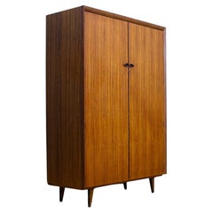 Armadio in teak di metà secolo di Lebus, anni
60