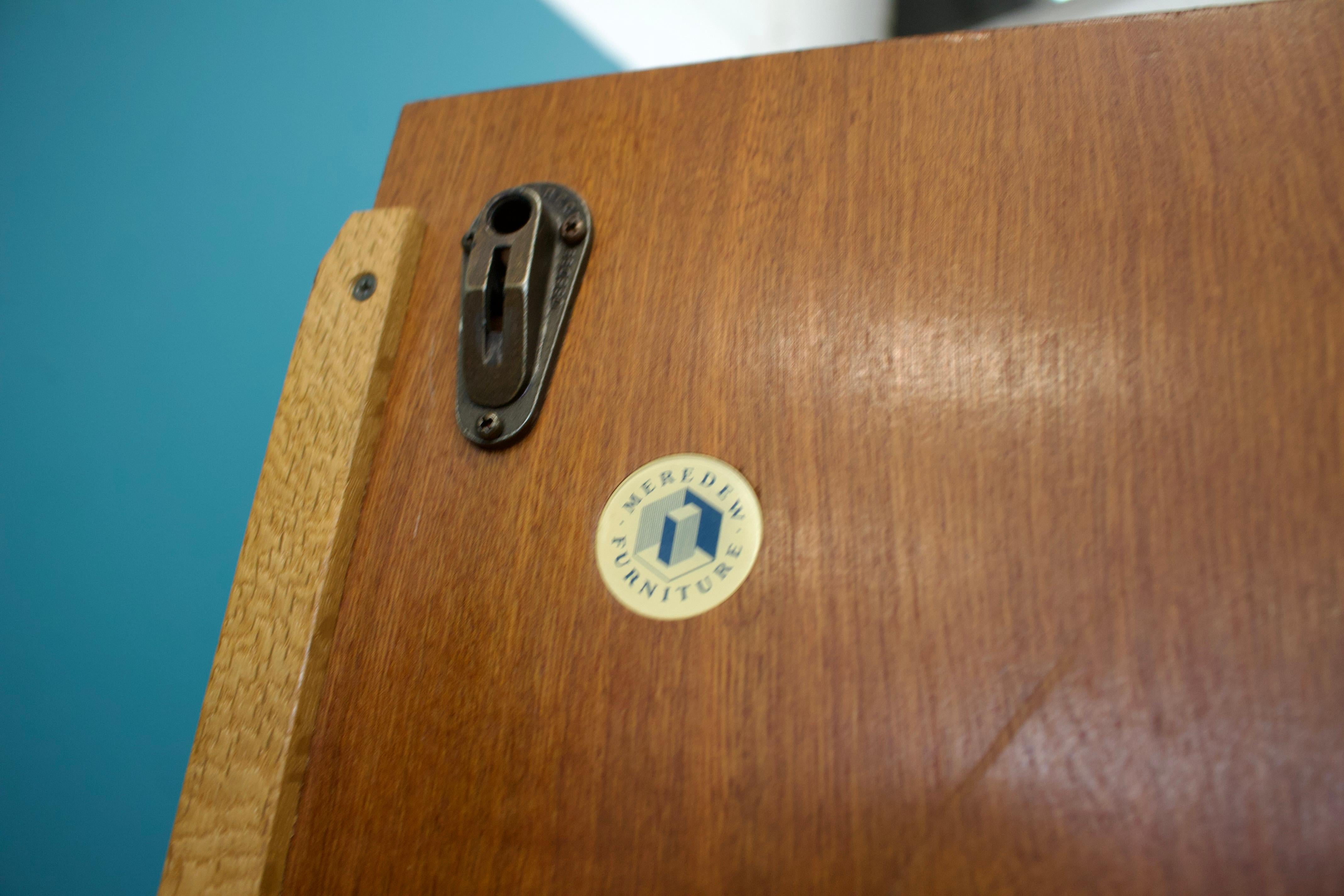 Placage Armoire en teck du milieu du siècle de Meredew, années 1950 en vente