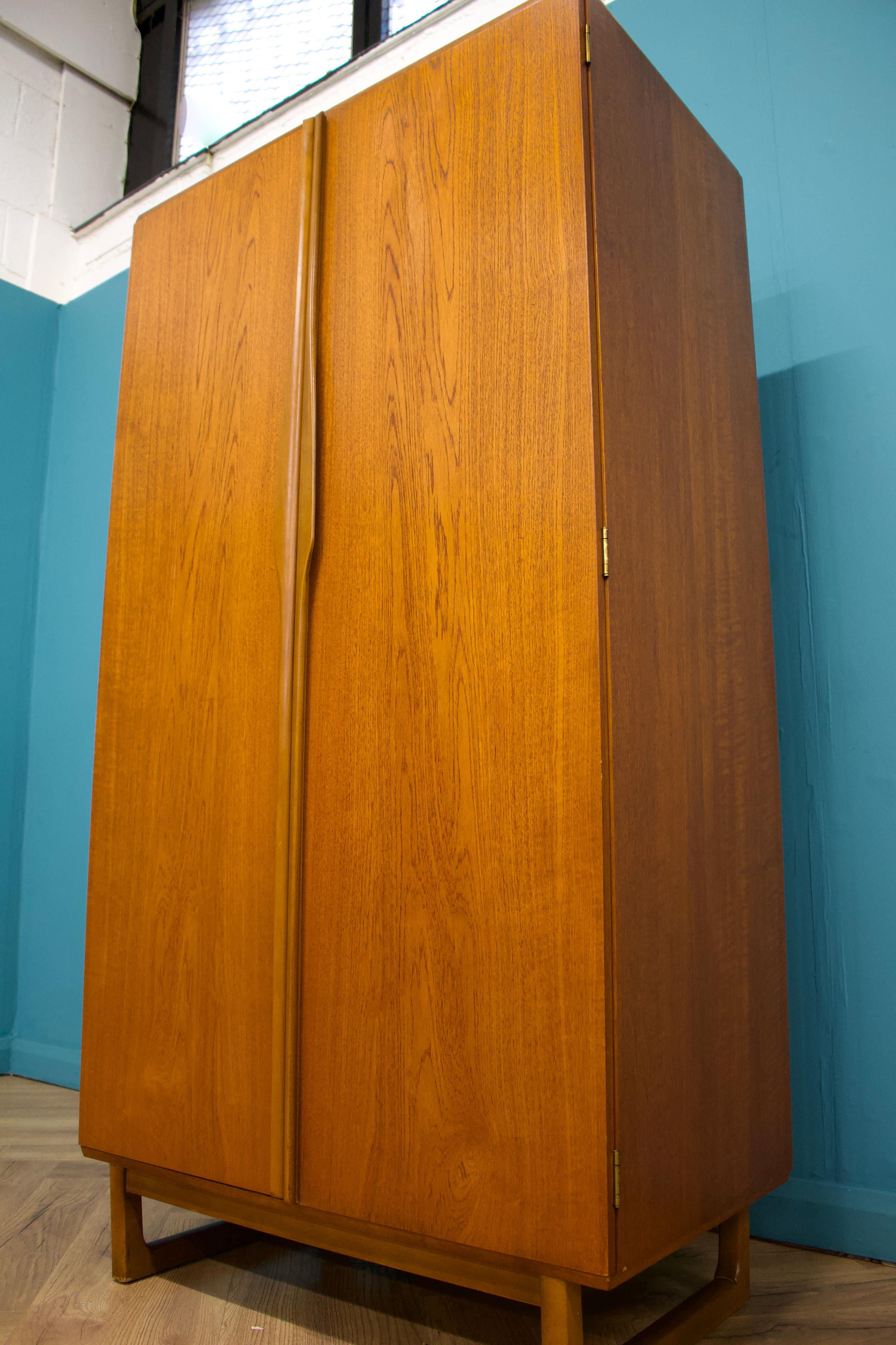 Veneer Mid-Century Teak Wardrobe from Stonehill, 1960s
