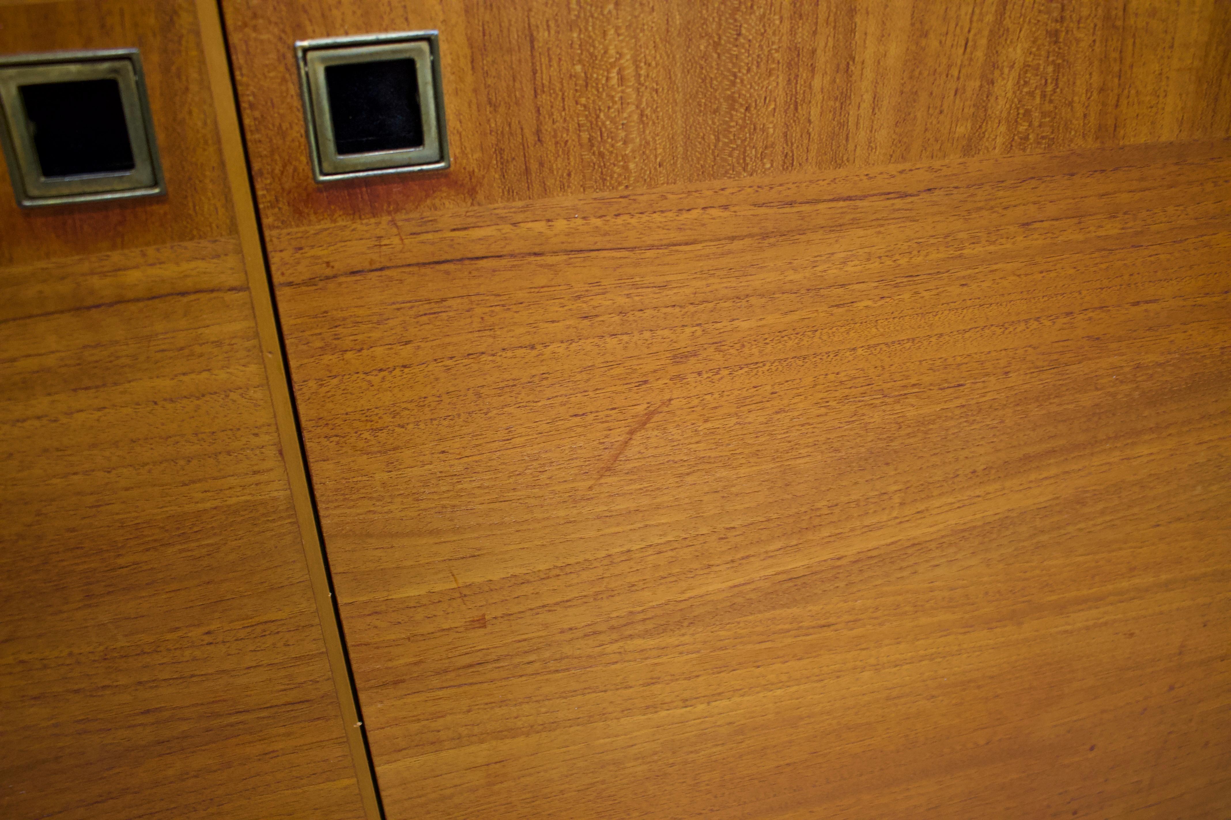 Armadio in teak di metà secolo di Stonehill, anni '60 in vendita 1