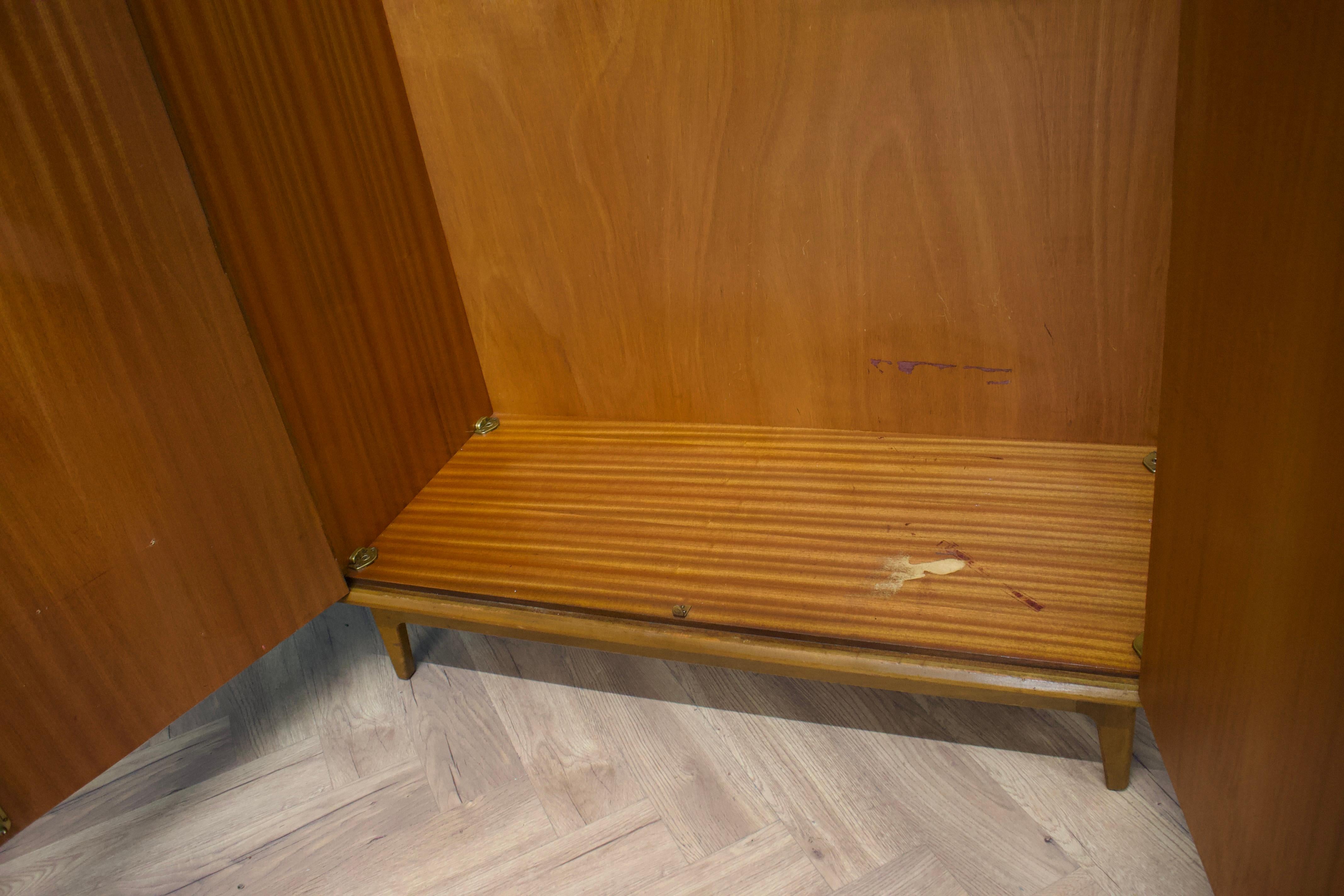 Mid Century Teak Wardrobe from Vesper, 1960s (Teakholz) im Angebot