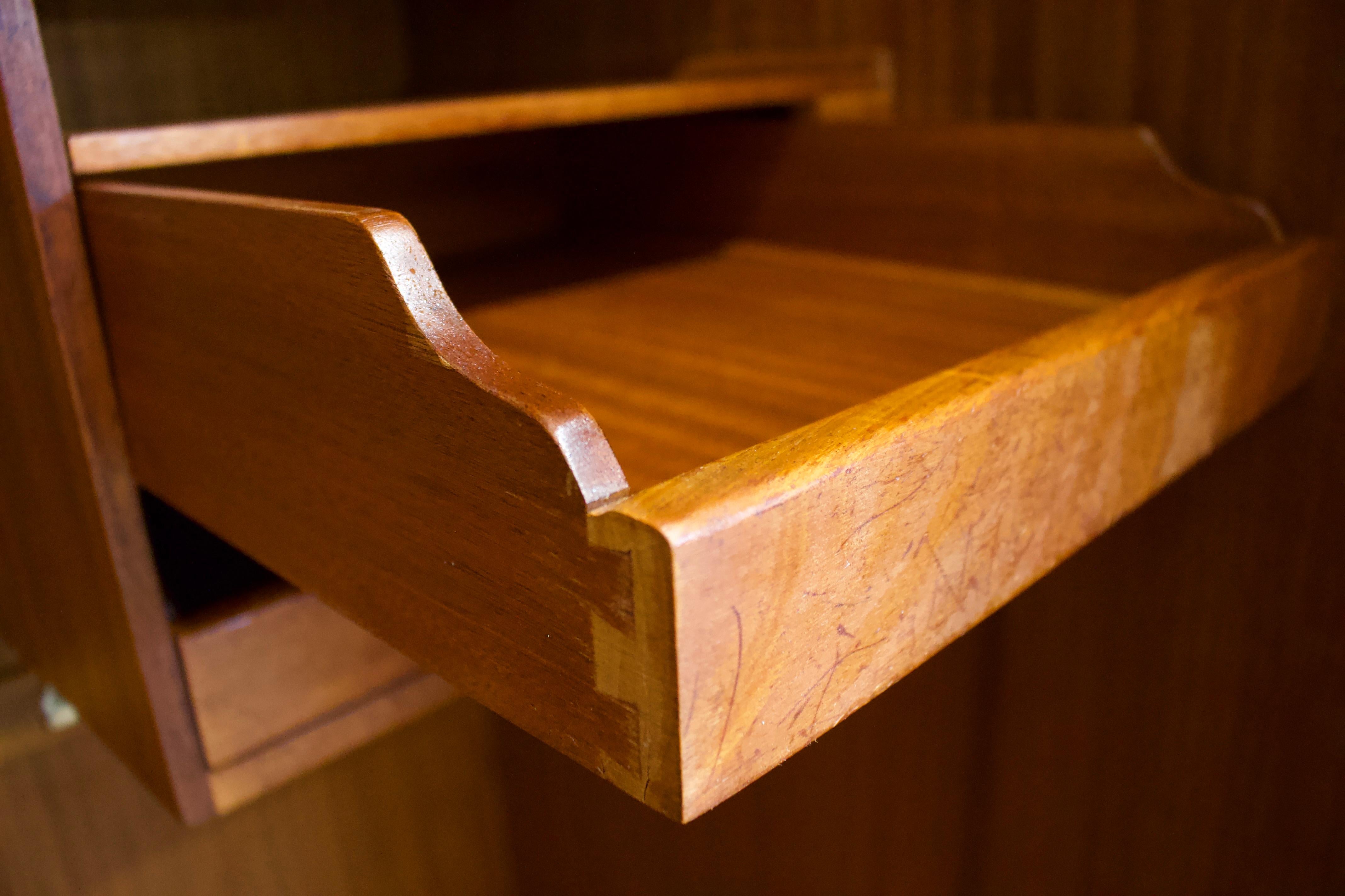 XX secolo Armadio in teak del Mid Century di White & Newton, anni '60