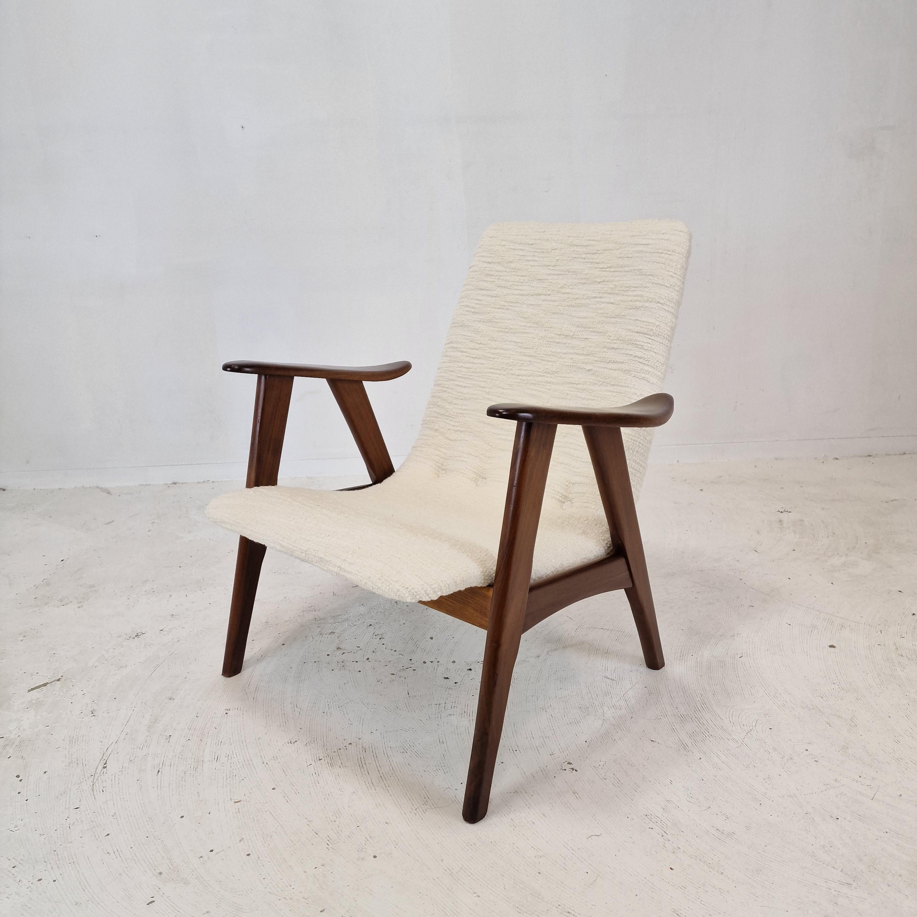 Lovely lounge chair, fabricated in the 1960s by Wébé the Netherlands.
It is designed by Louis van Teeffelen.

The elegant structure of this comfortable chairs is made of solid teak.

The chair is just restored with new foam and new fabric.
It