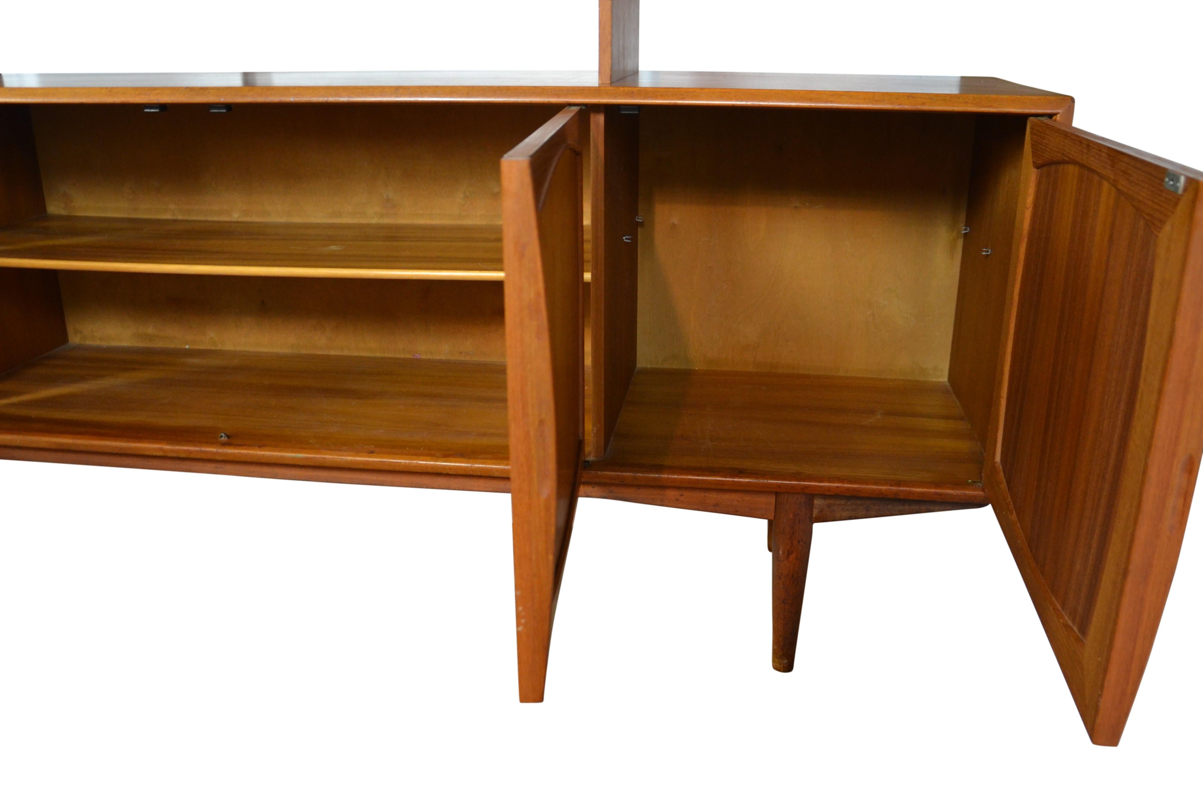 Midcentury Teak-Wood Credenza In Good Condition In Pomona, CA