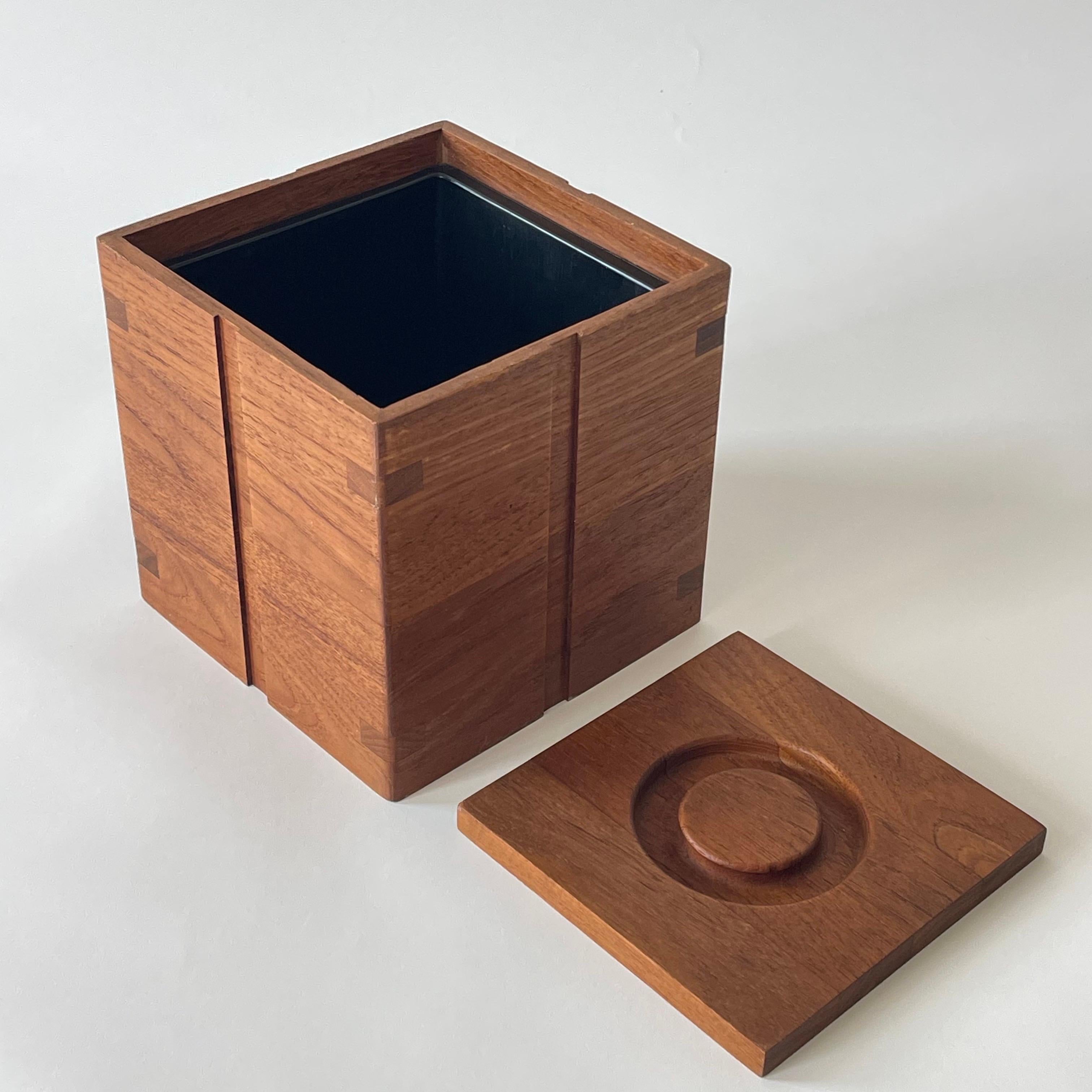 Cubitera de madera de teca Mid Century by Kalmar, Años 60 en venta 1