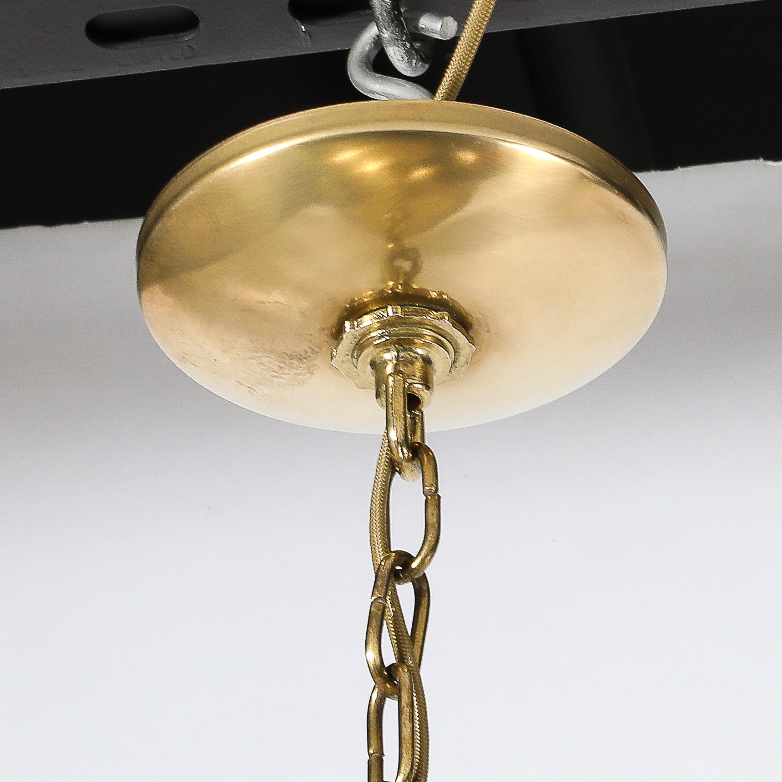 Ottone Mid Century Antiques Ciondolo a goccia in ottone antico con dettagli traforati Lampadario in vendita