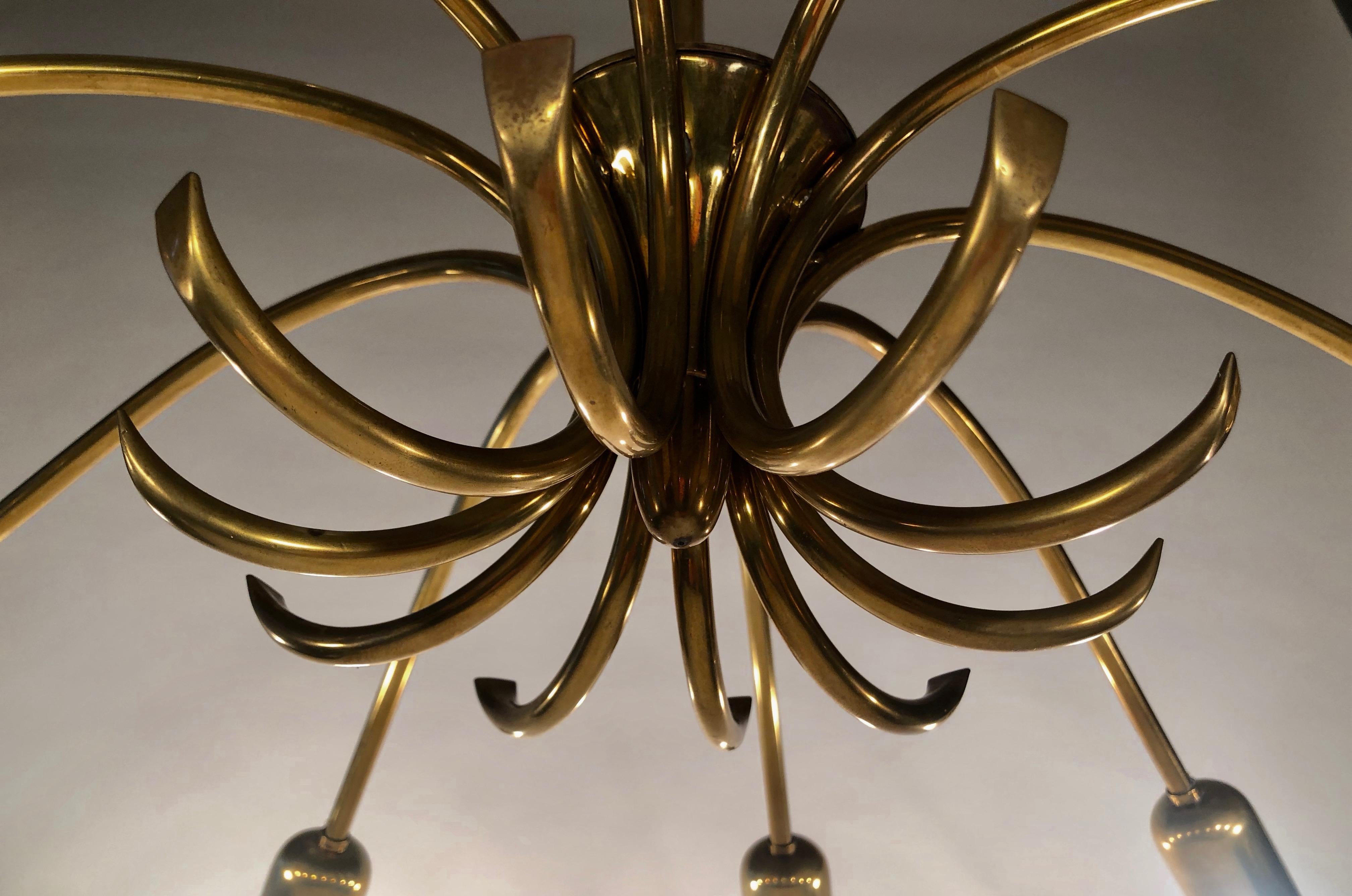 Lampadario a dieci bracci in ottone di Ruper Nikoll, prodotto in Austria. in vendita 7