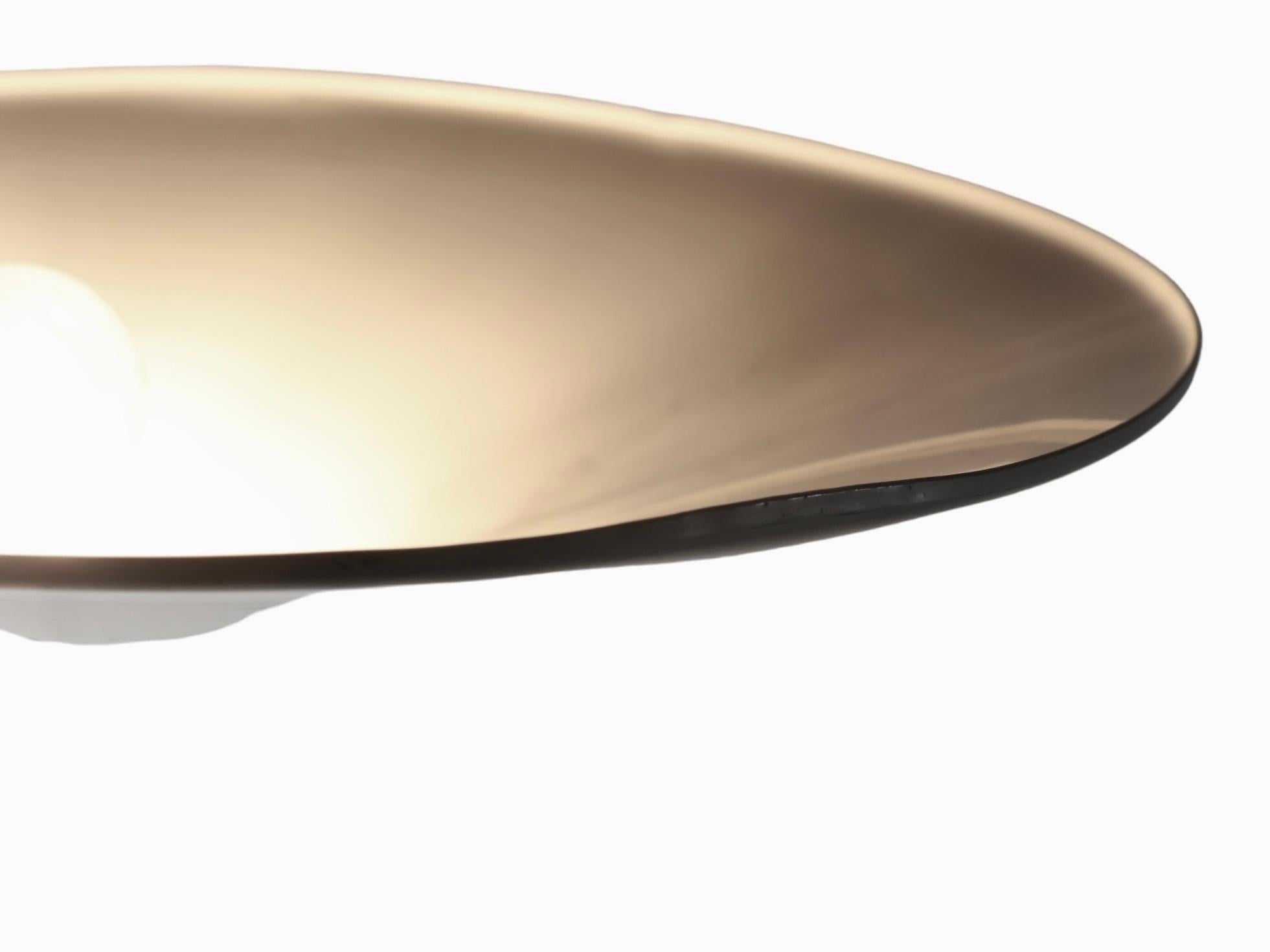 Ikonisches und seltenes Lytespan   Stehleuchte aus der Mitte des Jahrhunderts, entworfen von Gerald Thurston für Lightolier, ca. 1950/1960. Die Leuchte ist mit zwei Kegelschirmen ausgestattet,  und eine große, nach oben gerichtete Sonnenblende. Die