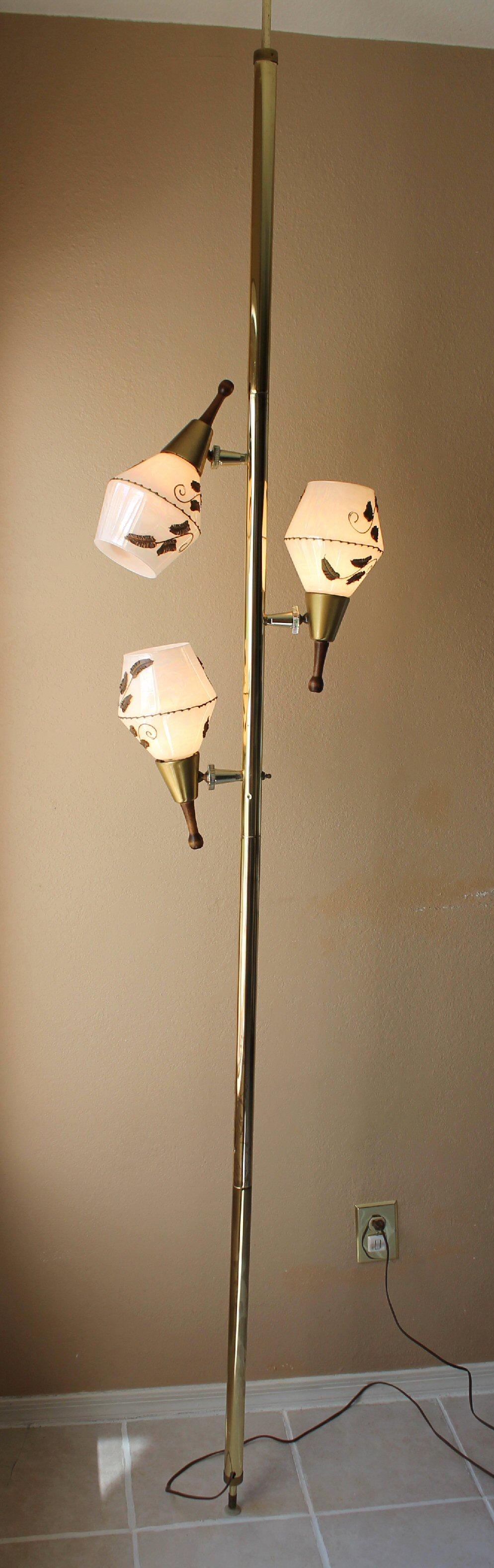 Mid Century Tension Pole Lamp With Hand painted Italian Glass! 50s Stiffel Era  For Sale 3