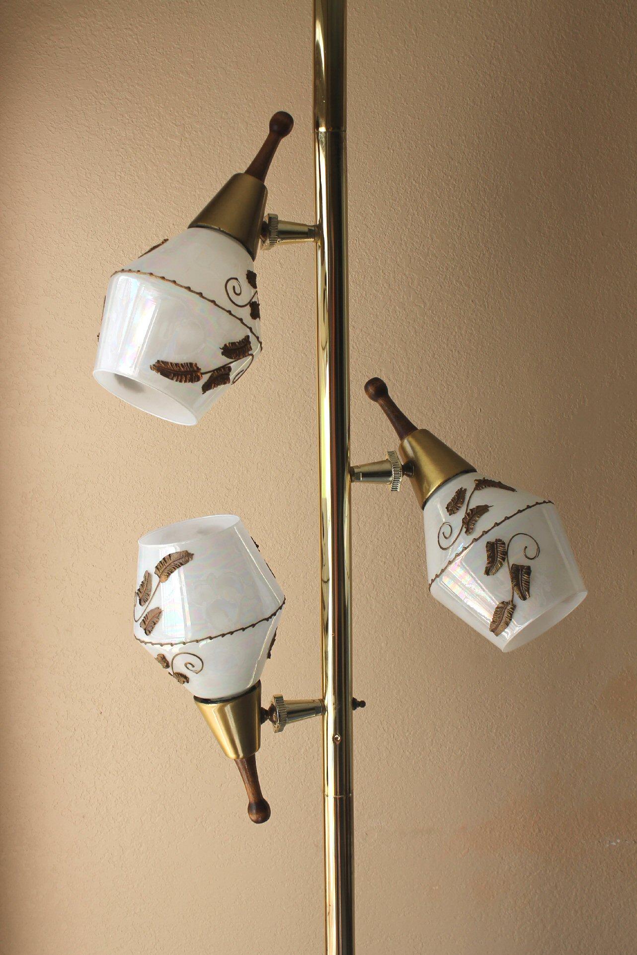 Tension-Staffel-Lampe aus der Mitte des Jahrhunderts mit handbemaltem italienischem Glas! 50er Jahre Stiffel-Ära  (20. Jahrhundert) im Angebot