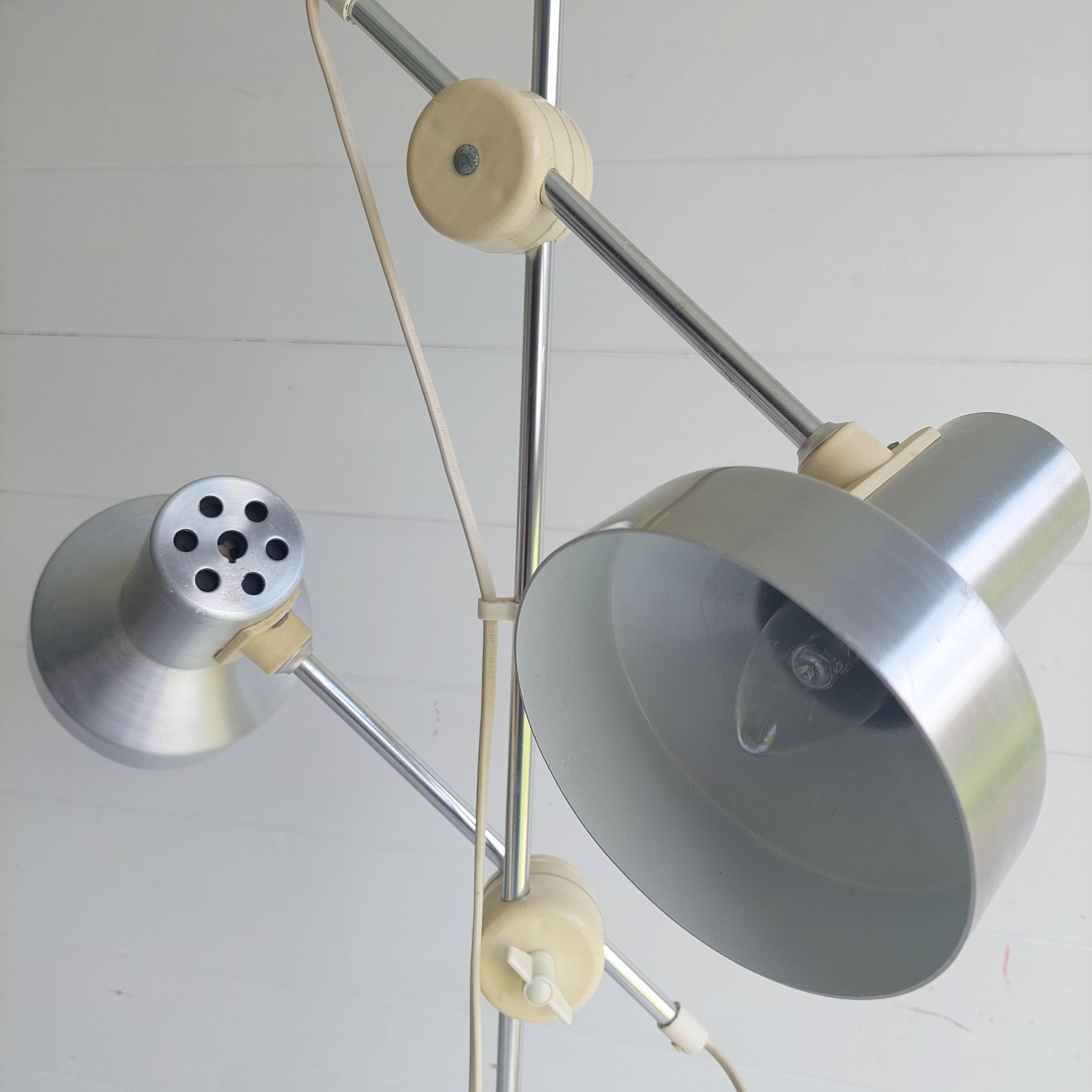 Terence Conran Maclamp Habitat Floor Lamp. Retro 1970s freestanding floor lamp with adjustable brushed aluminum lamps.

Maclamp twin spotlight floor lamp designed by Terence Conran for Habitat in the 1970’s.  
Adjustable floor lamp with two brushed