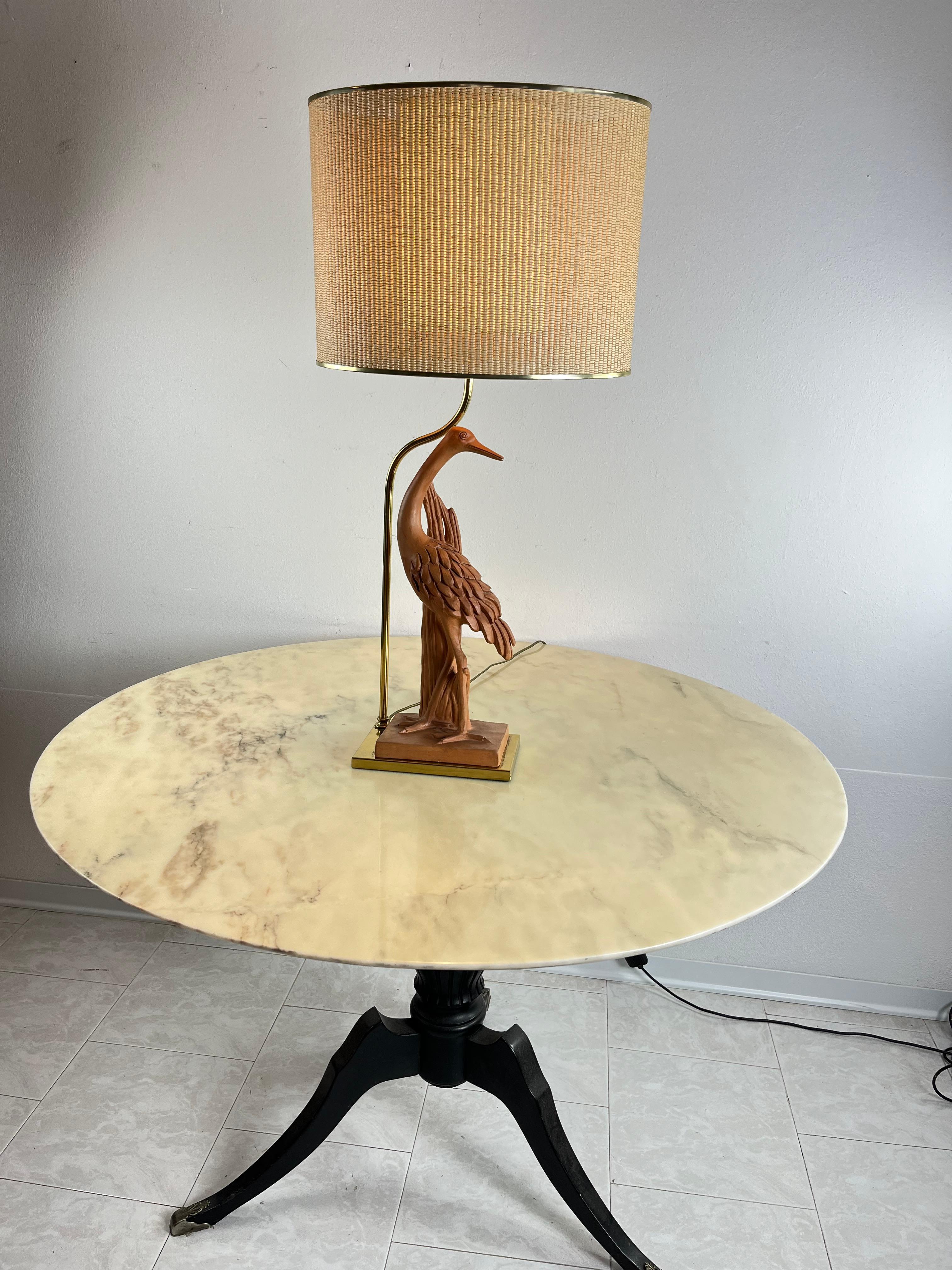 Milieu du XXe siècle Lampe de table du milieu du siècle en terre cuite et laiton Design italien années 1960 en vente