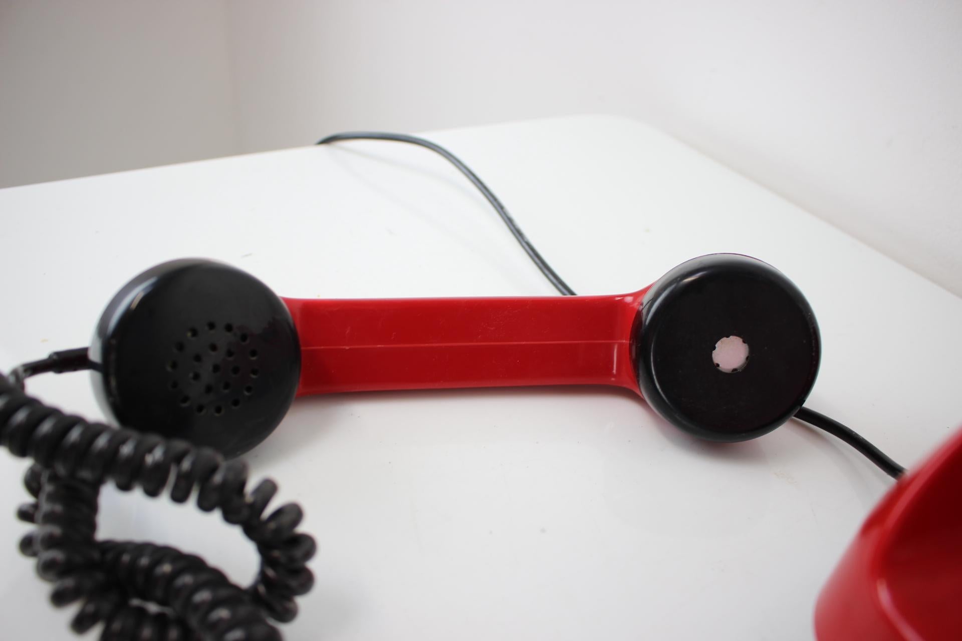 Tesla Design- Telefon aus der Mitte des Jahrhunderts, Tschechoslowakei, 1983. (Moderne der Mitte des Jahrhunderts) im Angebot