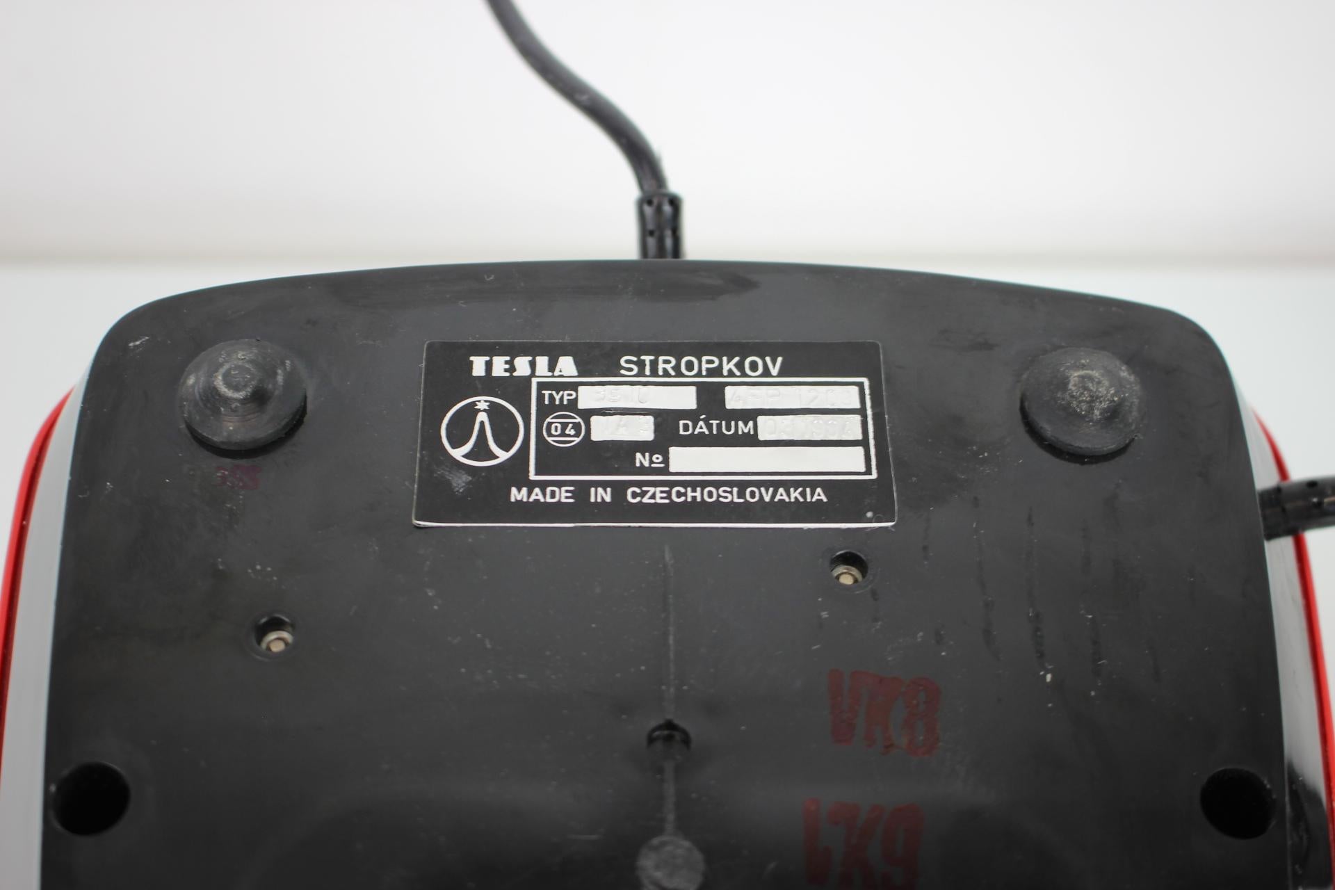 Tesla Design- Telefon aus der Mitte des Jahrhunderts, Tschechoslowakei, 1983. (Tschechisch) im Angebot