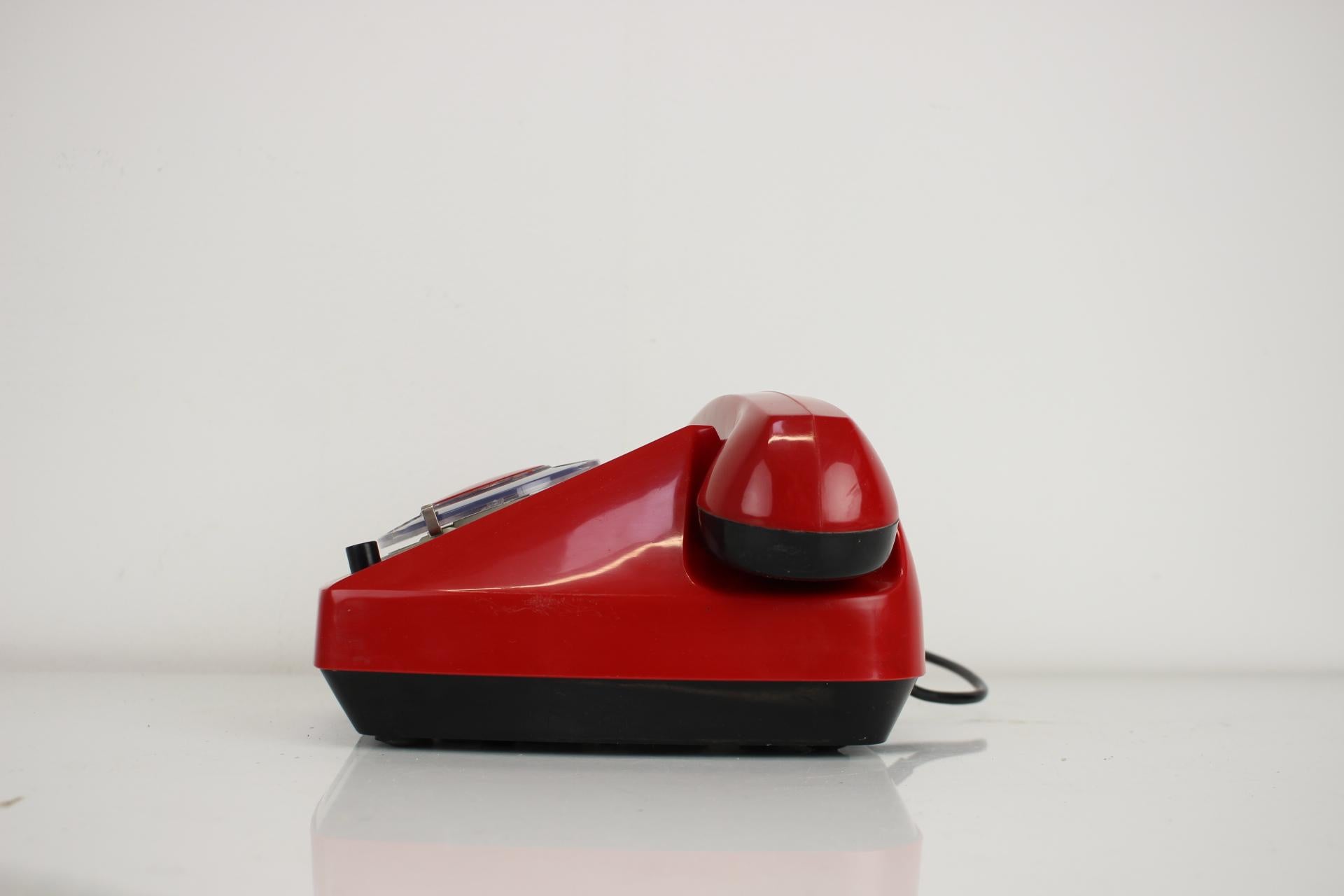 Tesla Design- Telefon aus der Mitte des Jahrhunderts, Tschechoslowakei, 1983. im Angebot 1