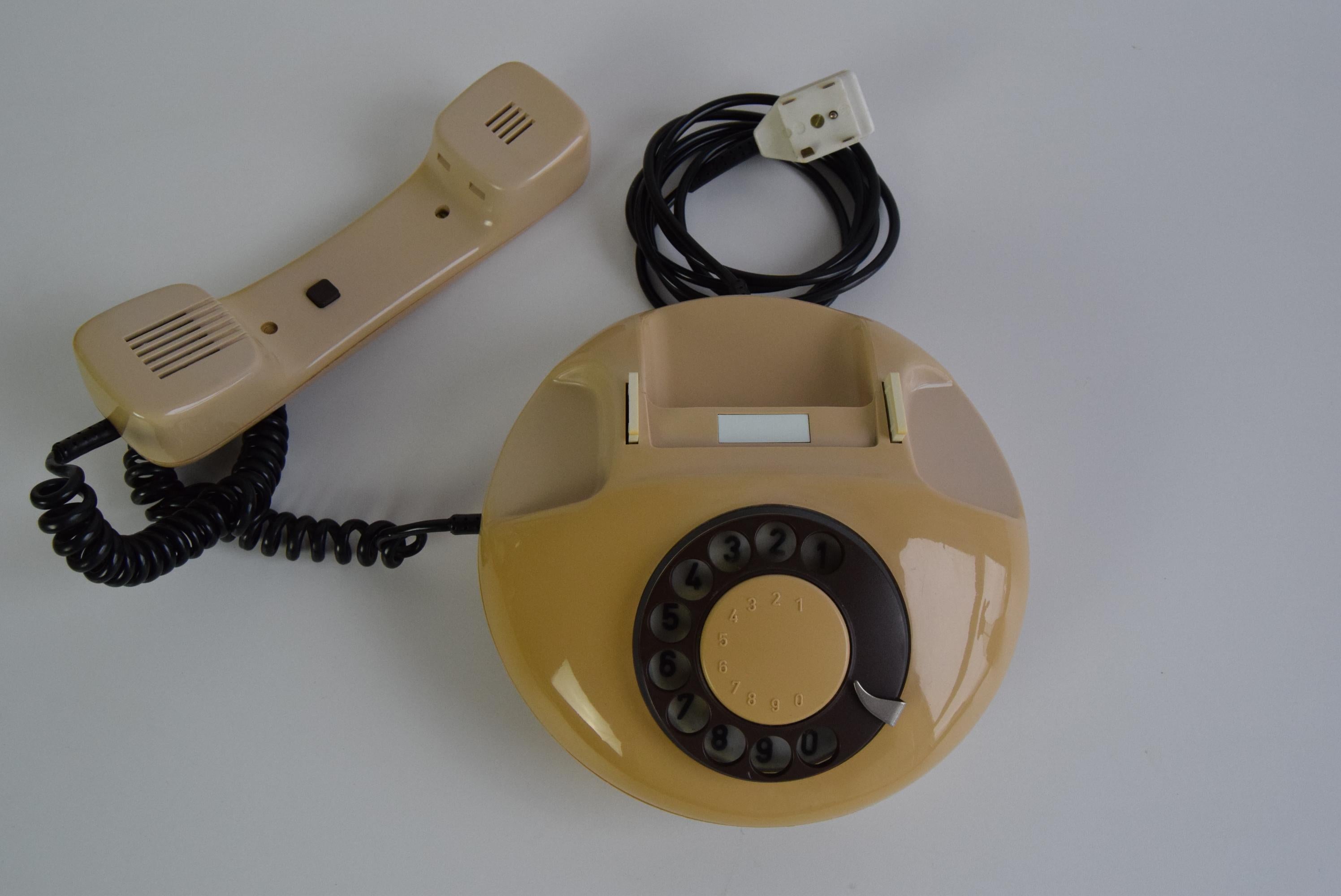 Mid-century Tesla Phone, 1980s, Czechoslovakia In Good Condition For Sale In Praha, CZ
