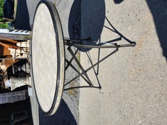 Mid Century Tessalated Perlmutt Beistelltisch Campaigner Stil Eisen Basis