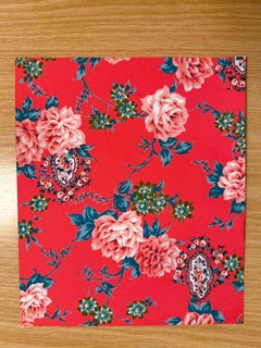 Gouache-Gemälde im Textildesign-Stil der Mitte des Jahrhunderts – Korallenfarbenes Chintz-Rosenmuster