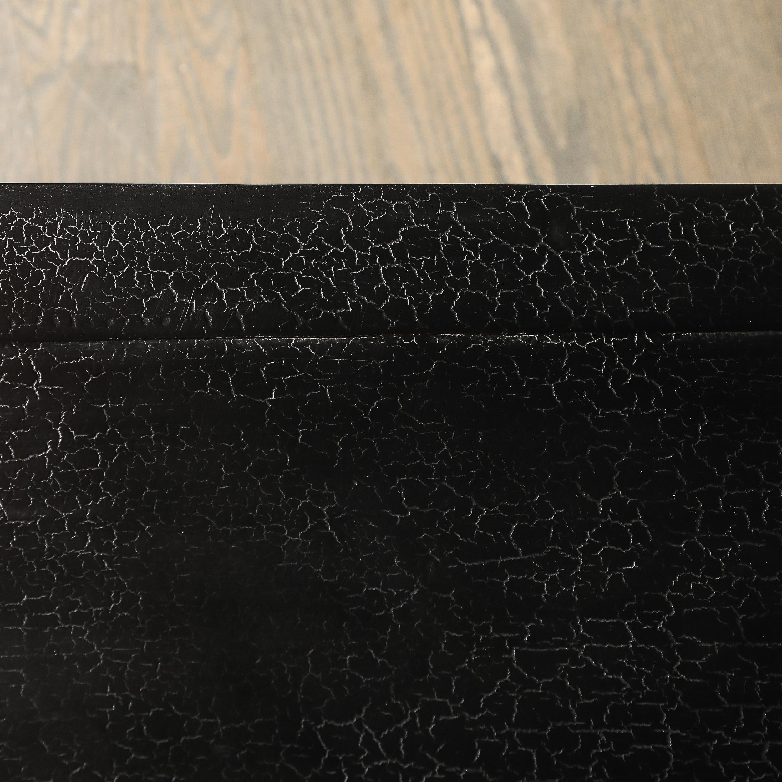 Mid-Century Textural Ebonized Walnut Cocktail Table w/ Eastern Sculptural Motif en vente 2