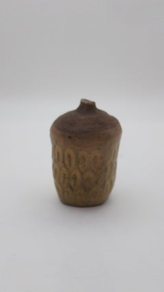 Vase à bourgeons du milieu du siècle en Studio Pottery, glaçure couleur terre
