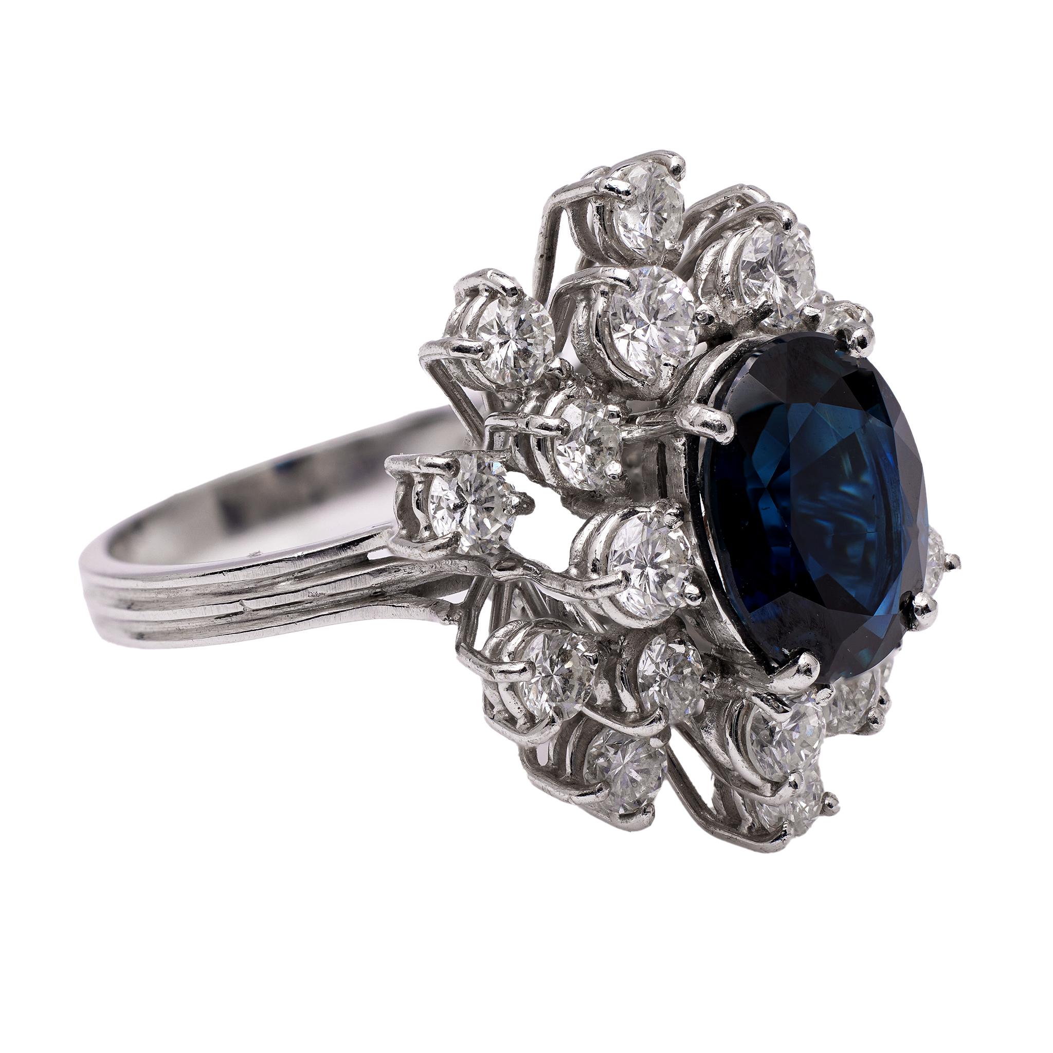 Women's or Men's Mid Century Thai No Heat Sapphire and Diamond 18k Gold Cluster Cocktail Ring