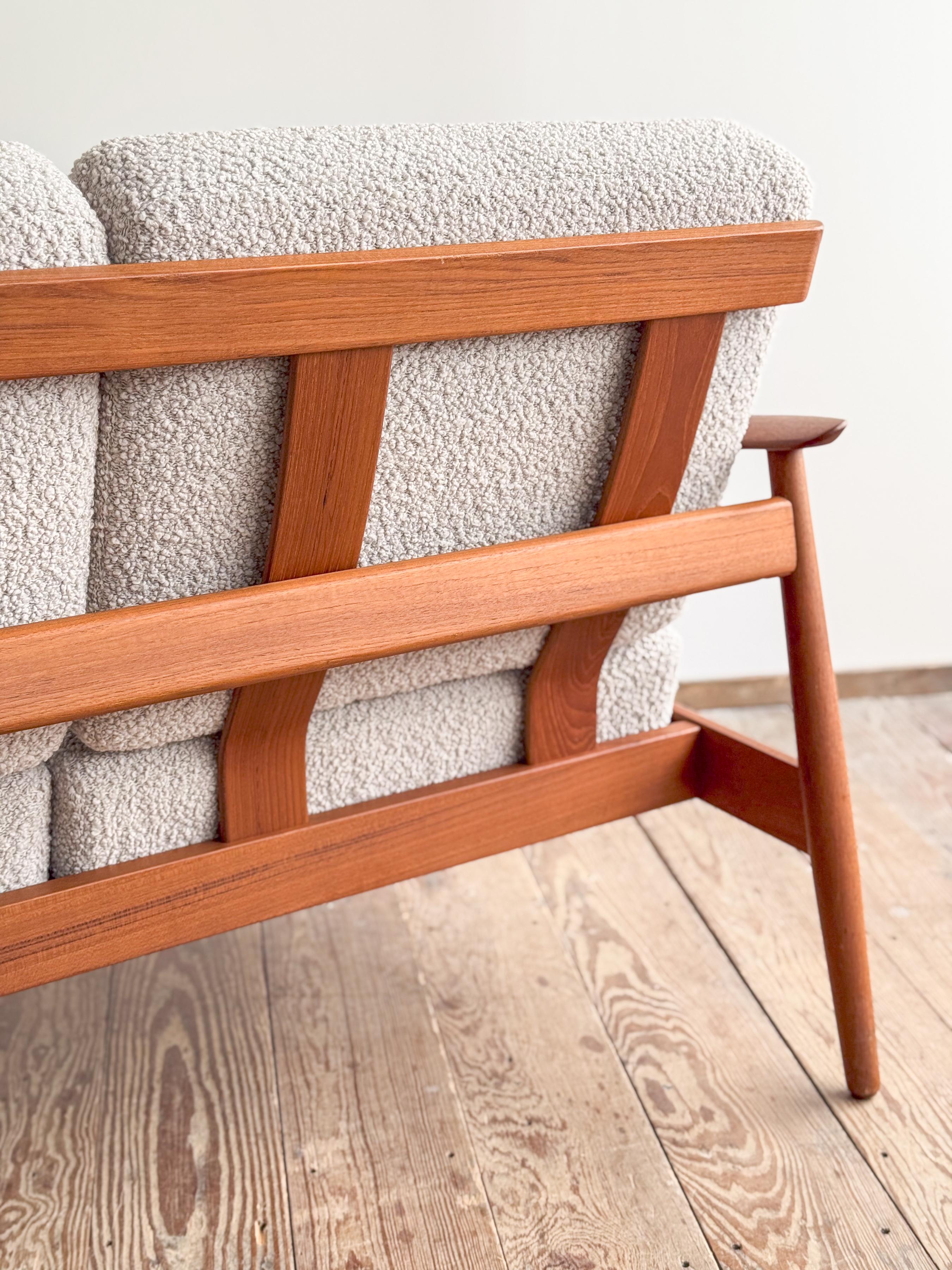 Divano con seduta a T di metà secolo, divano in teak di Arne Vodder per France & Søn in vendita 7