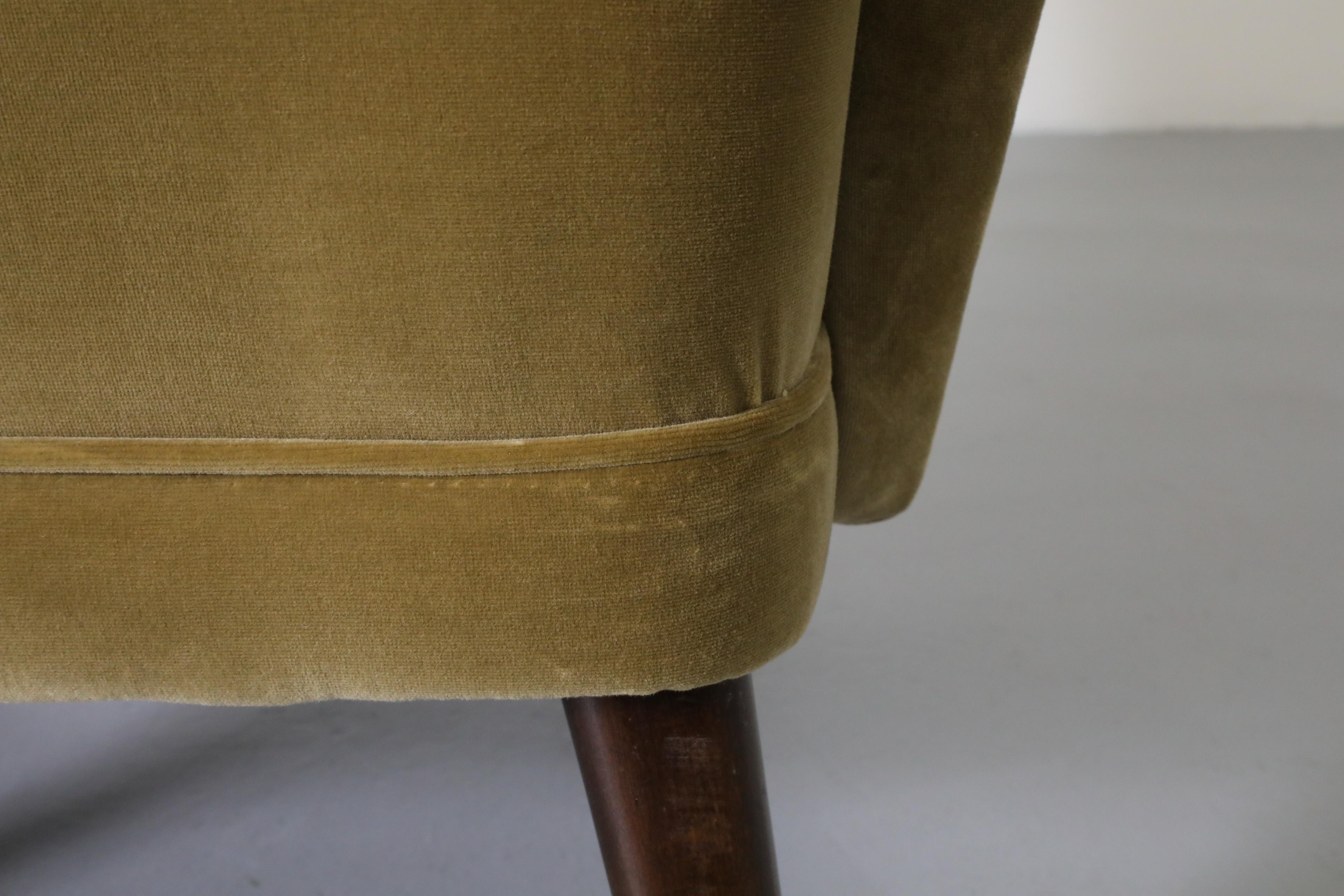 Mid-Century Theo Ruth Velvet Leaf Green Lounge Chair 9