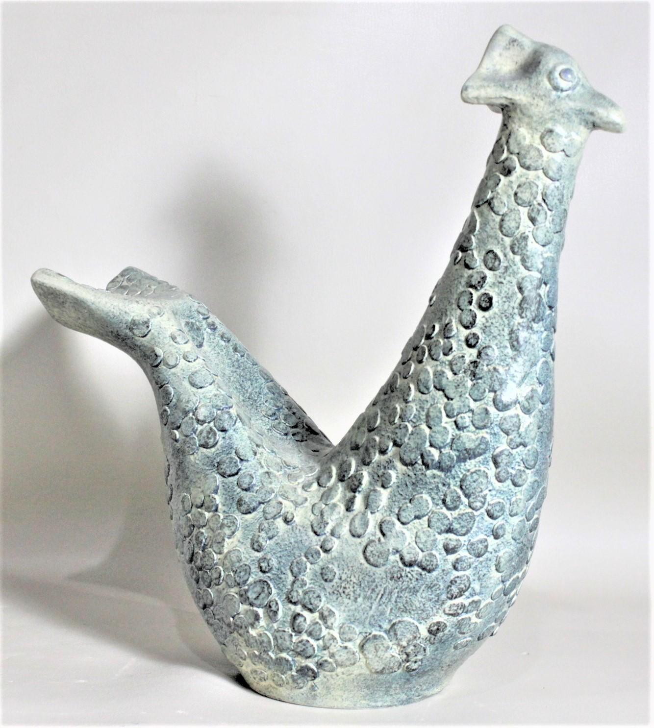 Mid-Century Theo & Susan Harlander Brooklin Pottery Stylized Bird Sculpture In Good Condition For Sale In Hamilton, Ontario