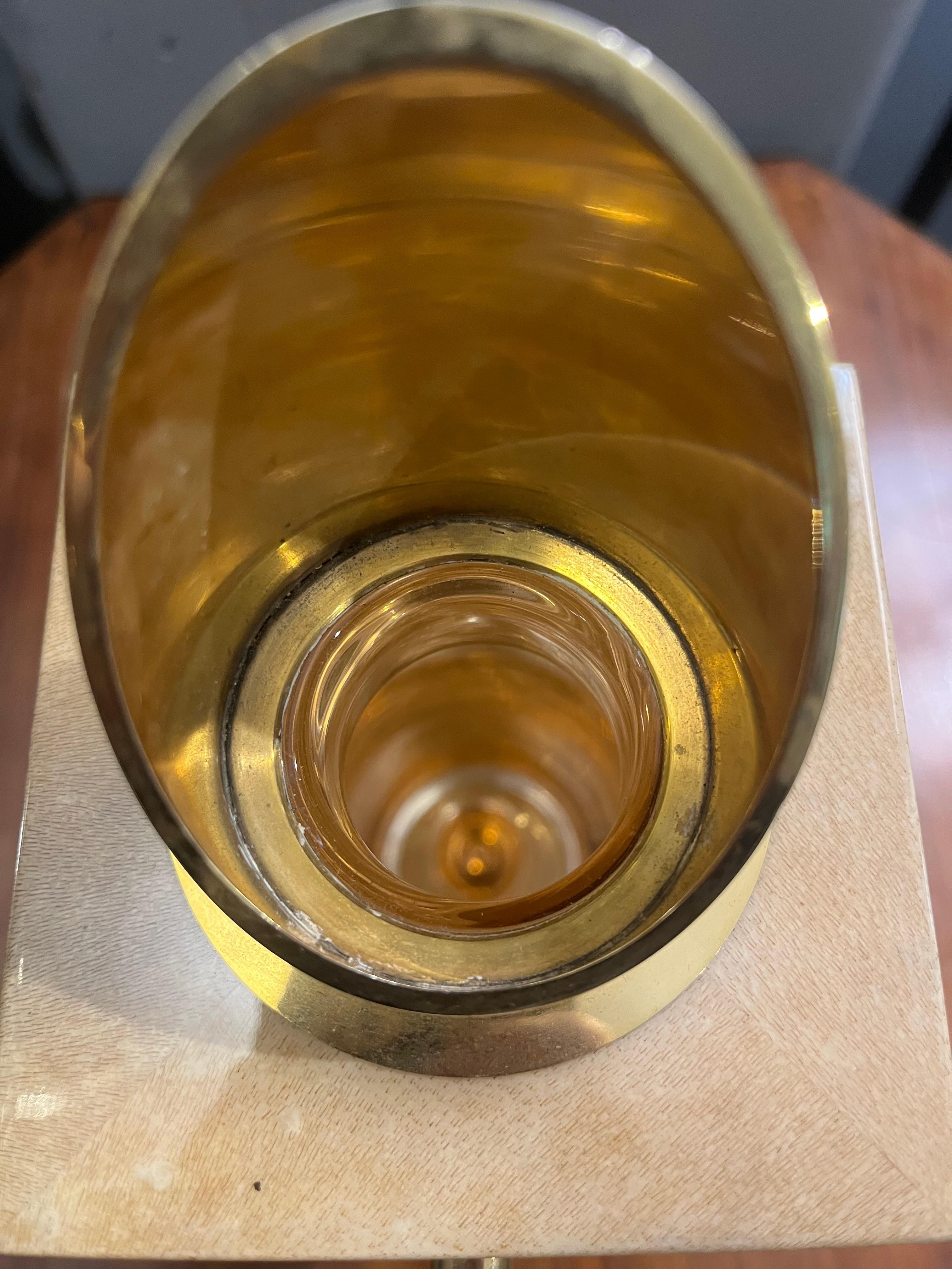 Mid-century thermal flask in brass and goatskin by Aldo Tura in vendita 4