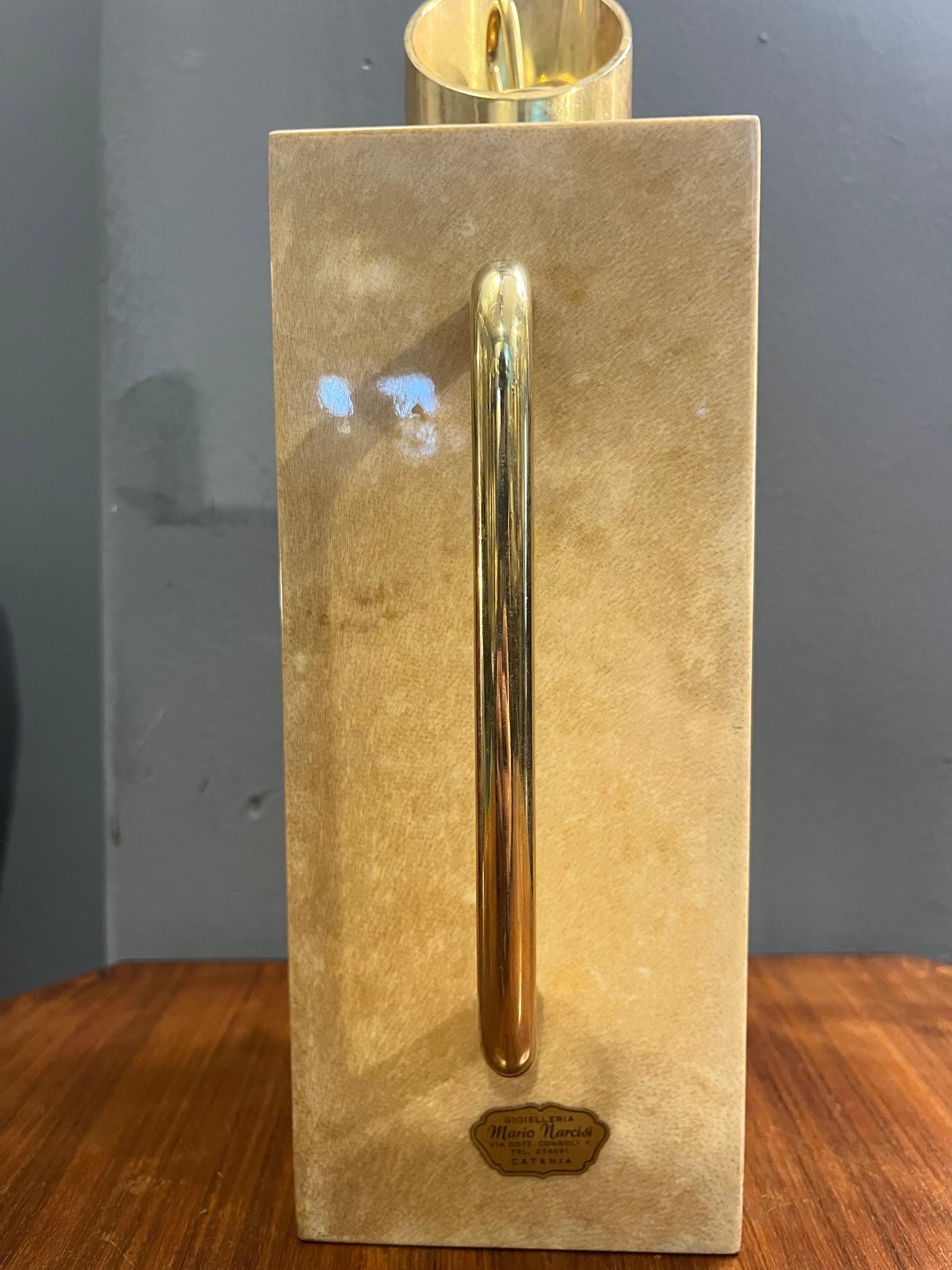 Mid-century thermal flask in brass and goatskin by Aldo Tura in vendita 1