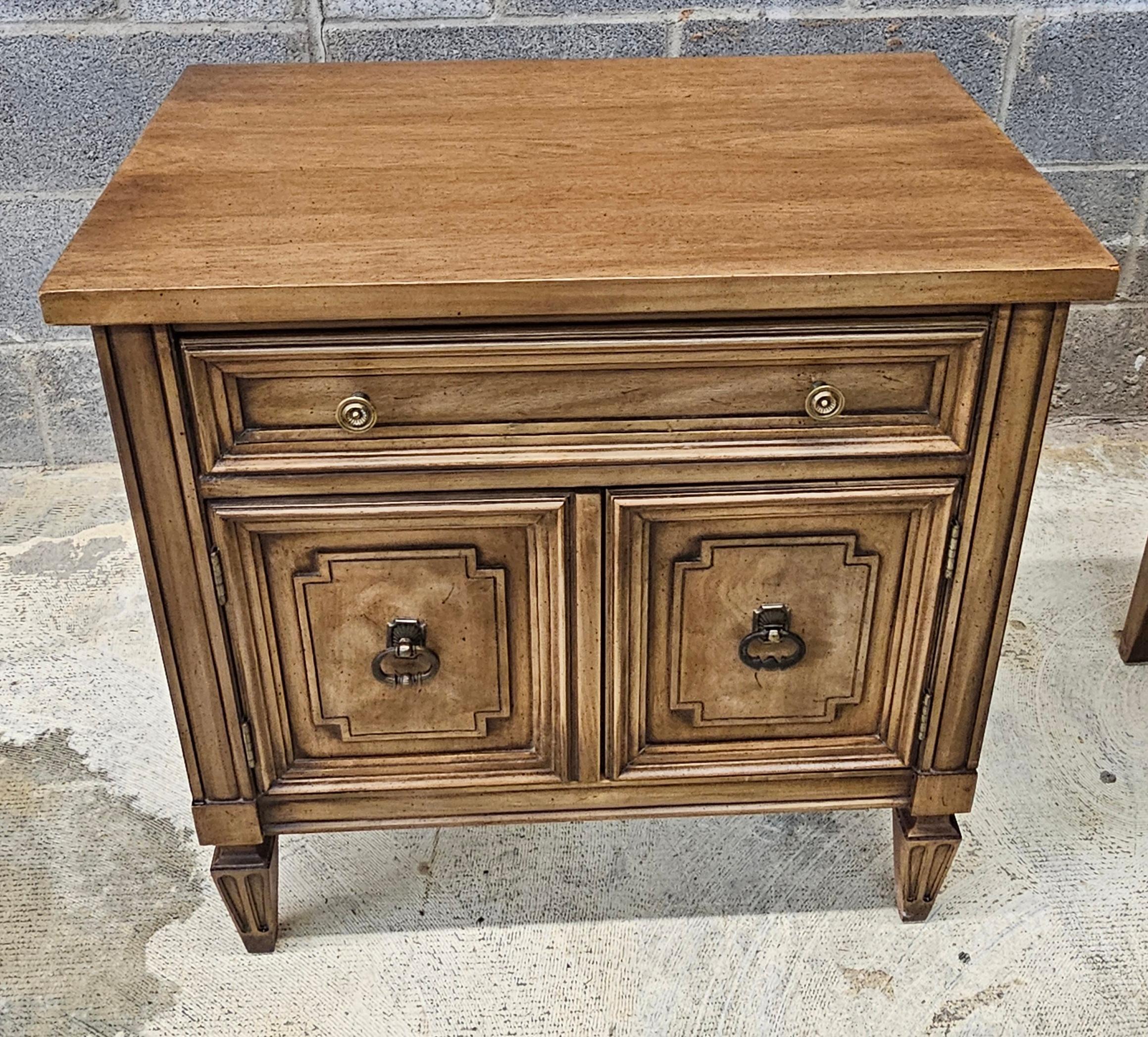 20th Century Mid Century Thomasville Italian Tuscan Style Walnut Bedside Tables, Pair For Sale