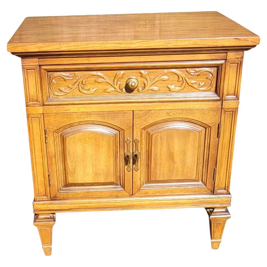 Mid-Century Thomasville Neoclassical French Style Fruitwood Chest of Drawers For Sale 2
