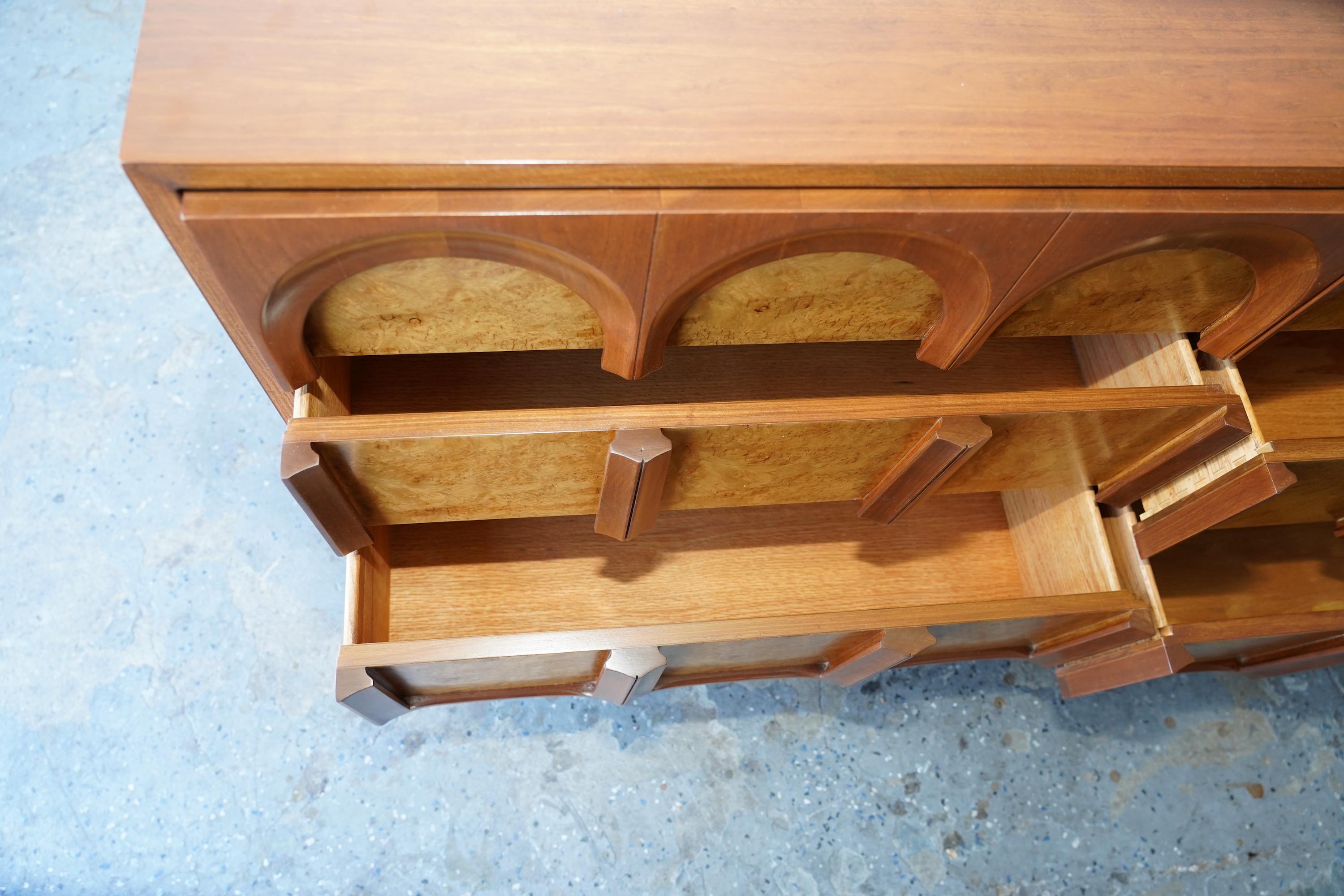 Mid Century  Thomasville Sculptural Dresser Walnut & Olive Burl wood 3