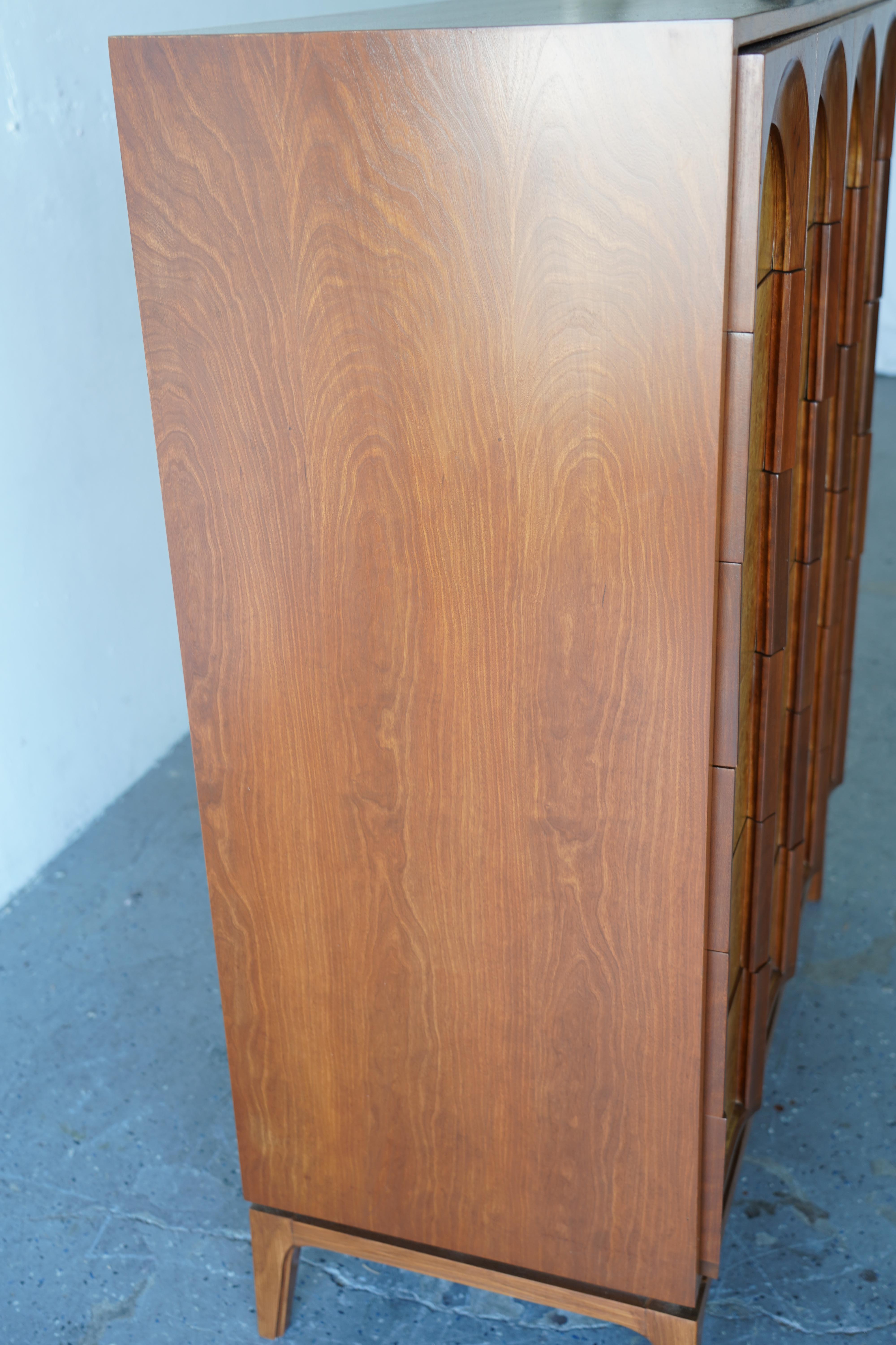Mid Century  Thomasville Sculptural  Tall Dresser Walnut & Olive Burl For Sale 1