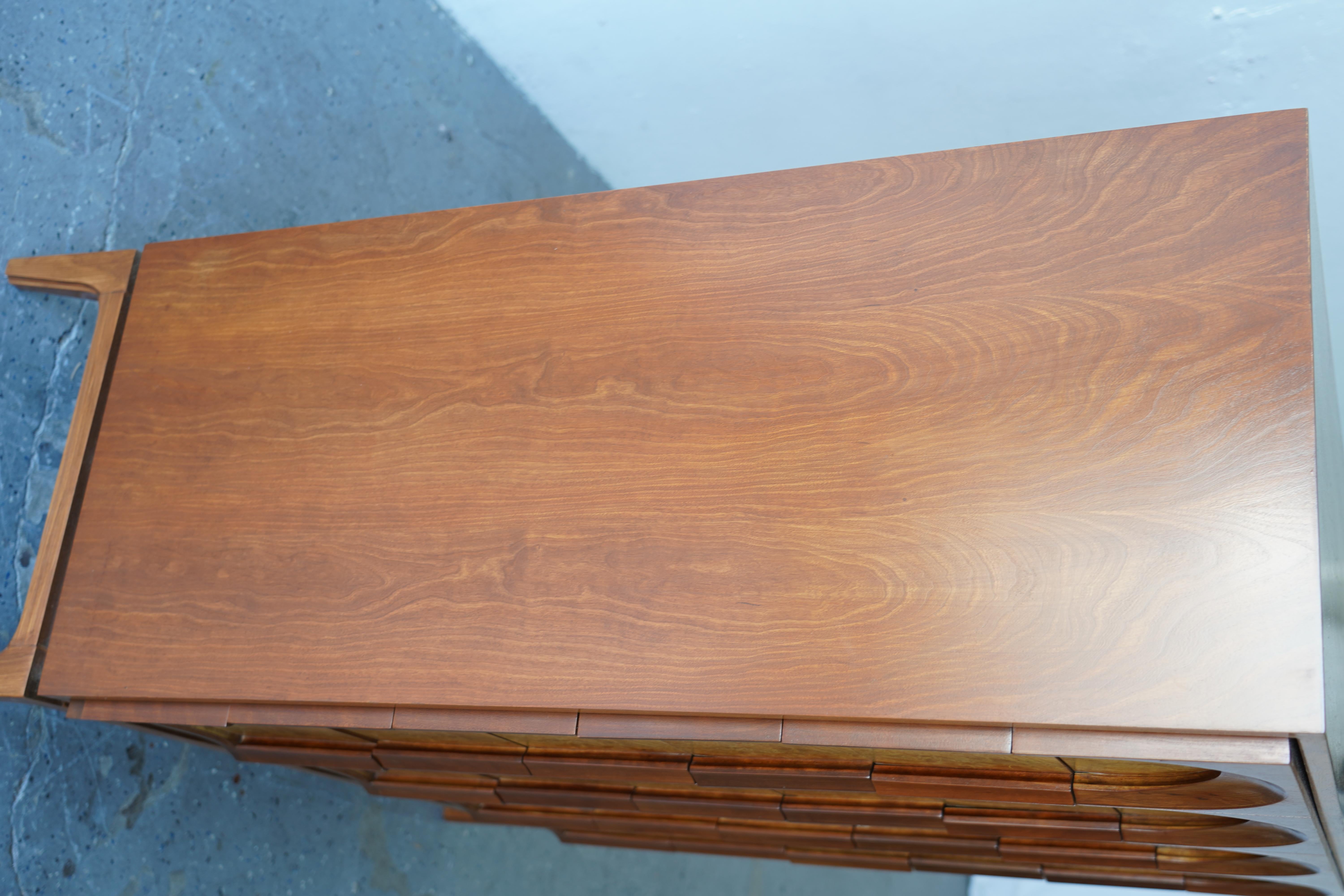 Mid Century  Thomasville Sculptural  Tall Dresser Walnut & Olive Burl For Sale 1
