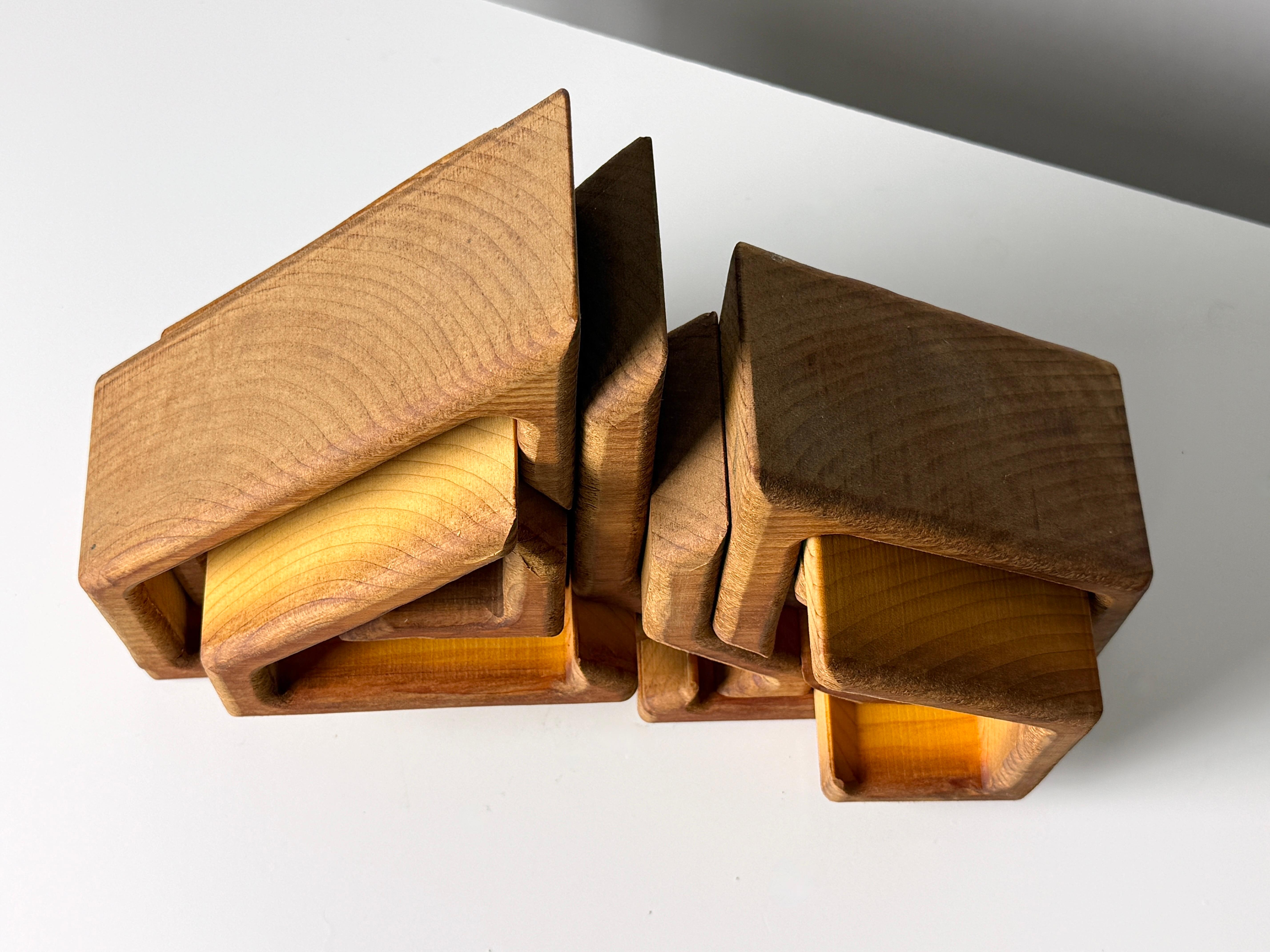 Mid Century Dreidimensionale Geometrische Holzpuzzle Skulptur Künstler signiert 1979 im Angebot 3