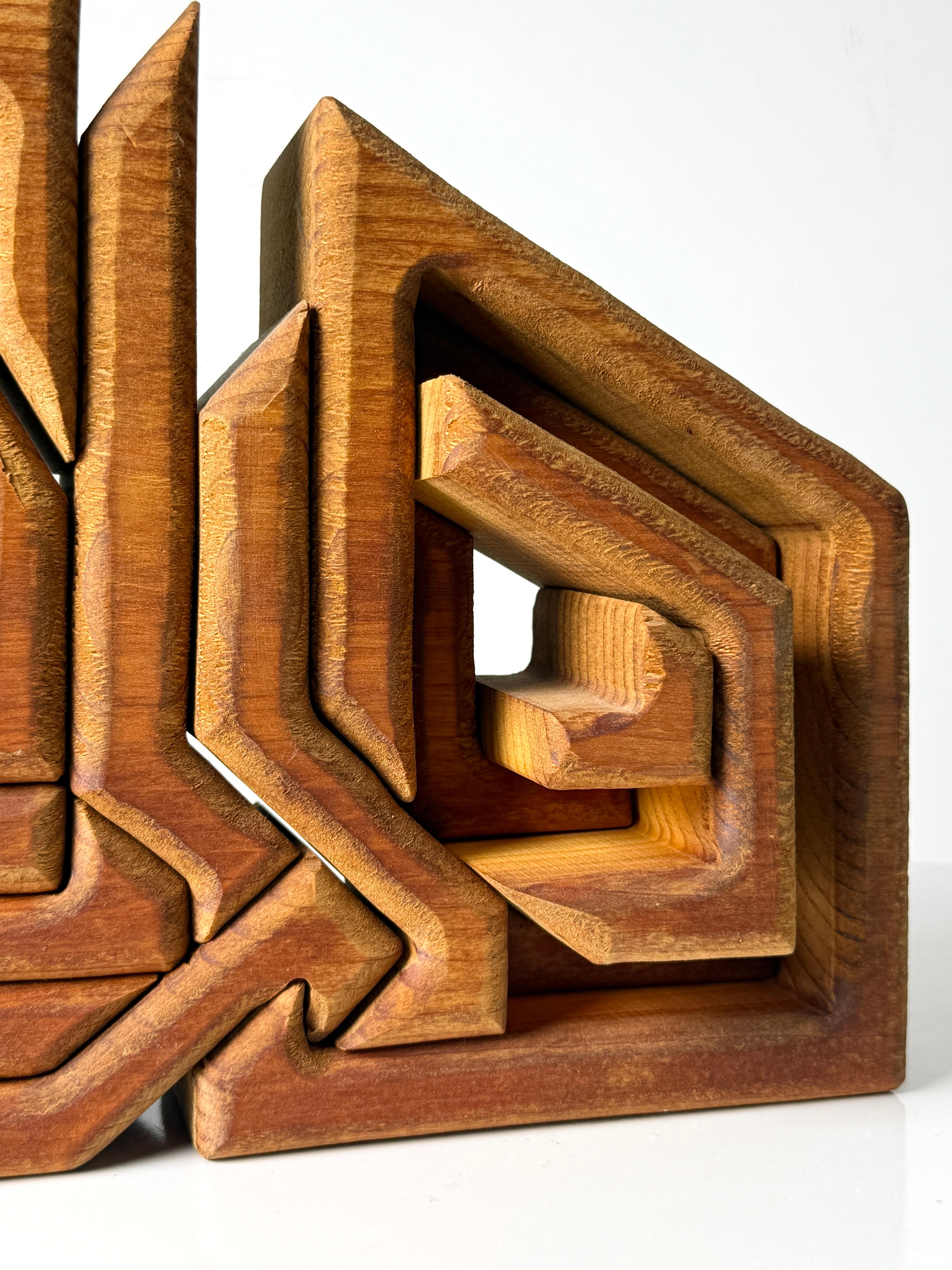 Mid Century Dreidimensionale Geometrische Holzpuzzle Skulptur Künstler signiert 1979 im Angebot 4