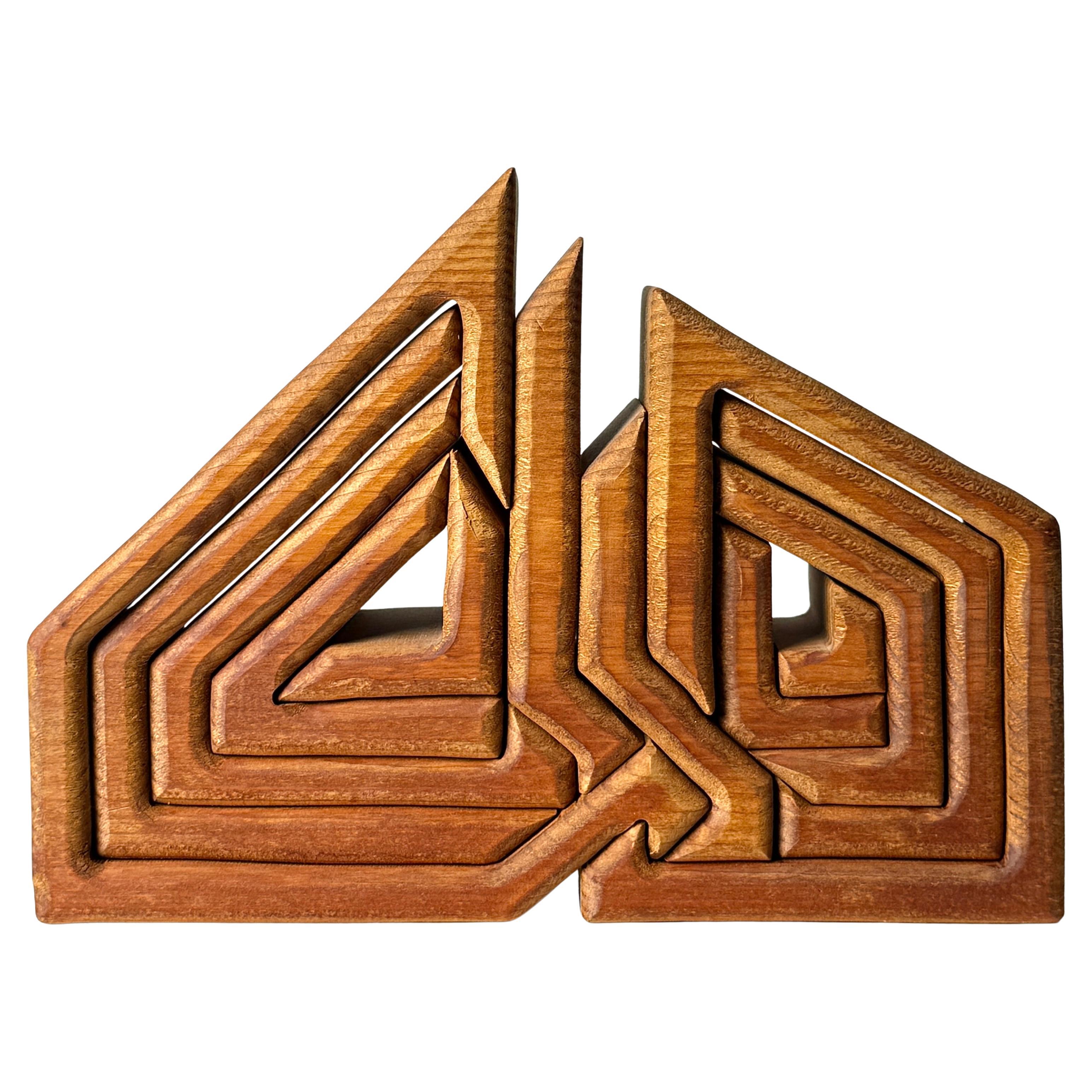 Mid Century Dreidimensionale Geometrische Holzpuzzle Skulptur Künstler signiert 1979 im Angebot