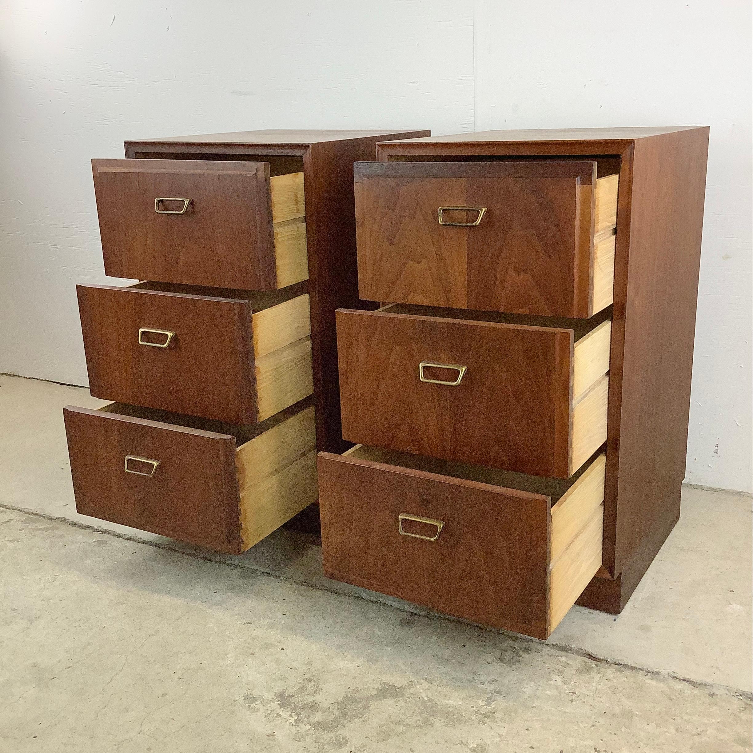 Mid Century Three Drawer Nightstands attr. Founders Furniture In Good Condition In Trenton, NJ