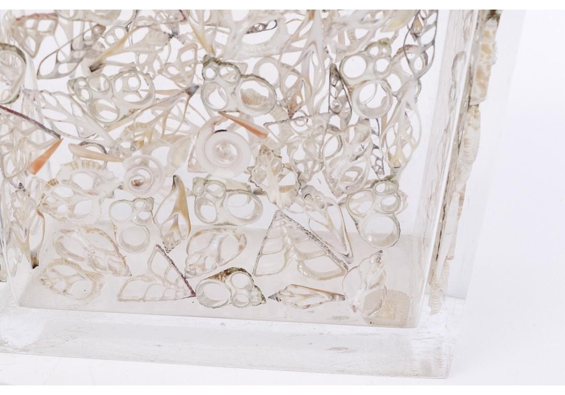 20ième siècle Ensemble de trois pièces de chambre en lucite du milieu du siècle dernier en vente