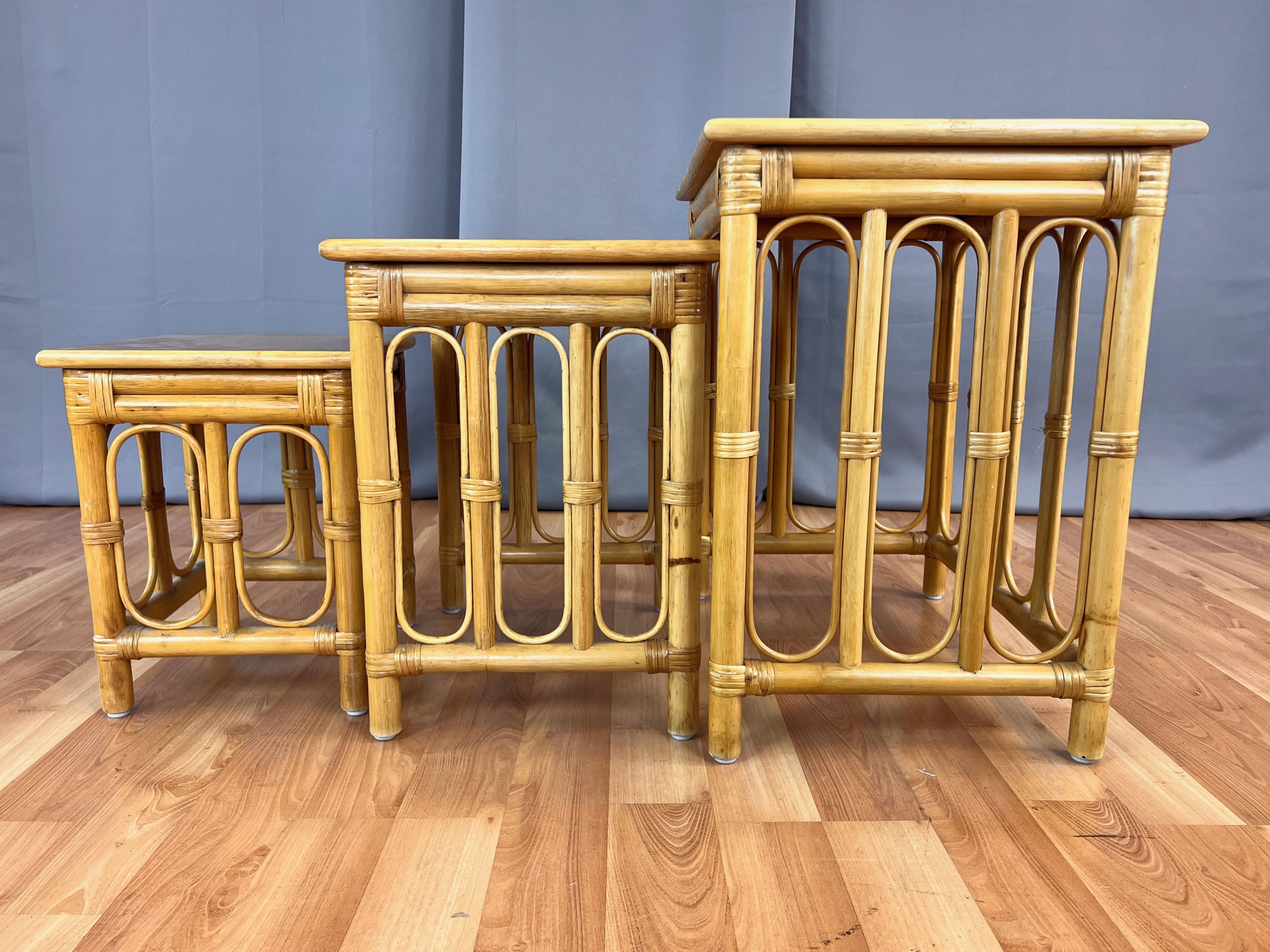 Mid-Century Three-Piece Rattan Nesting Table Set, 1950s Bon état - En vente à San Francisco, CA