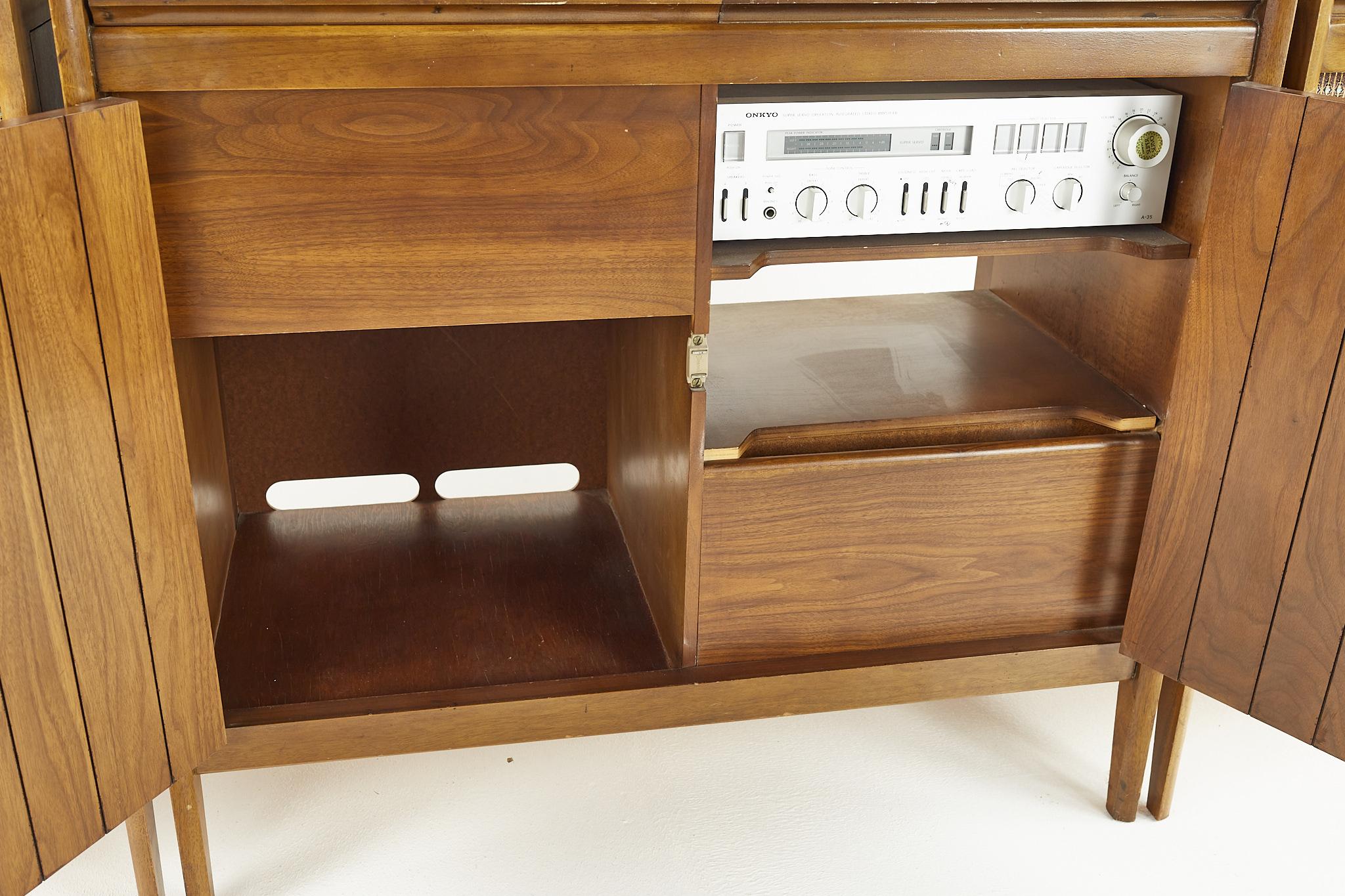 Mid Century Three Piece Stereo Console and Speakers 1